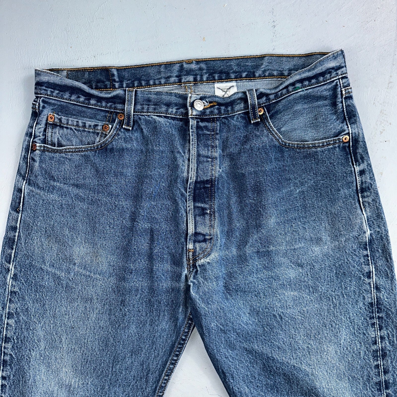 Levis 501 Vintage Y2K Mexico Straight Leg Jeans 38x32 90s Med Wash Act 36x28