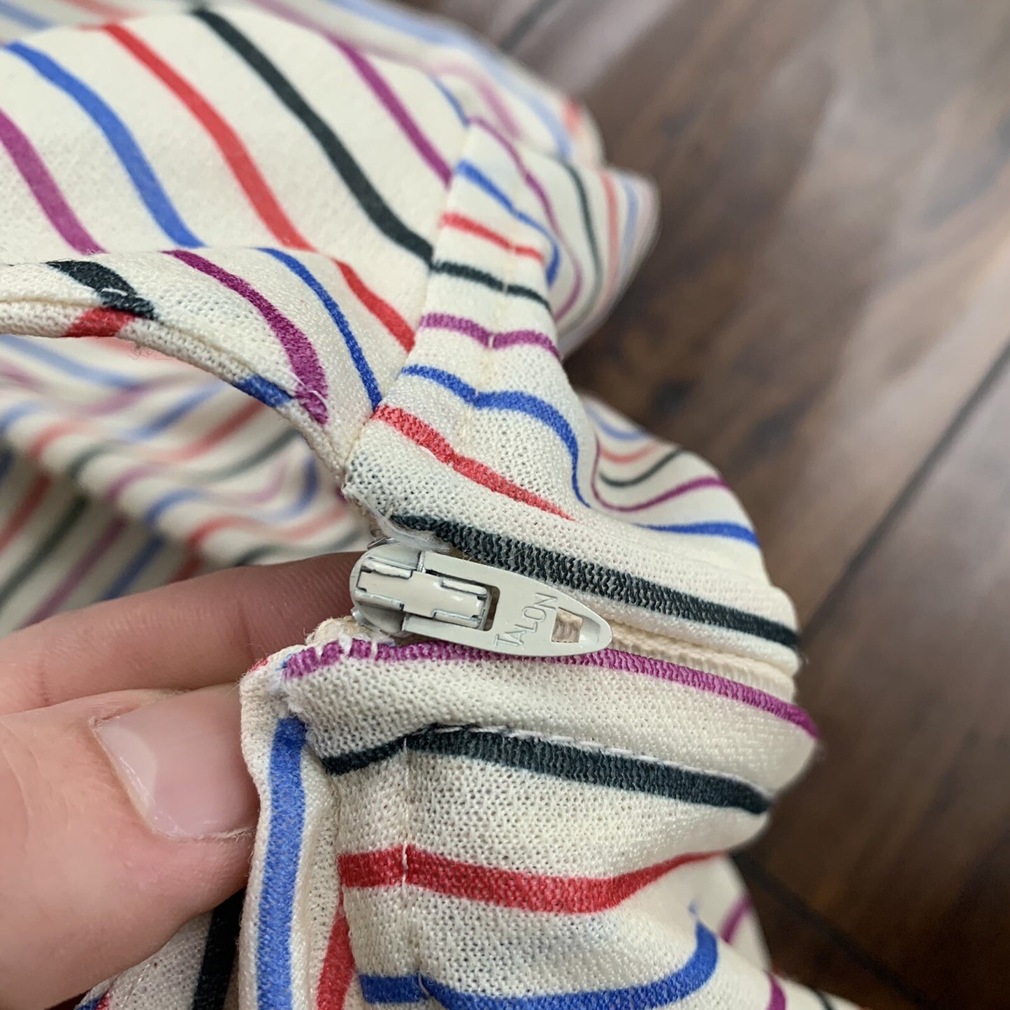 Vintage Mijoi White Striped Business Dress With Short sleeve Shoulder Button 80s