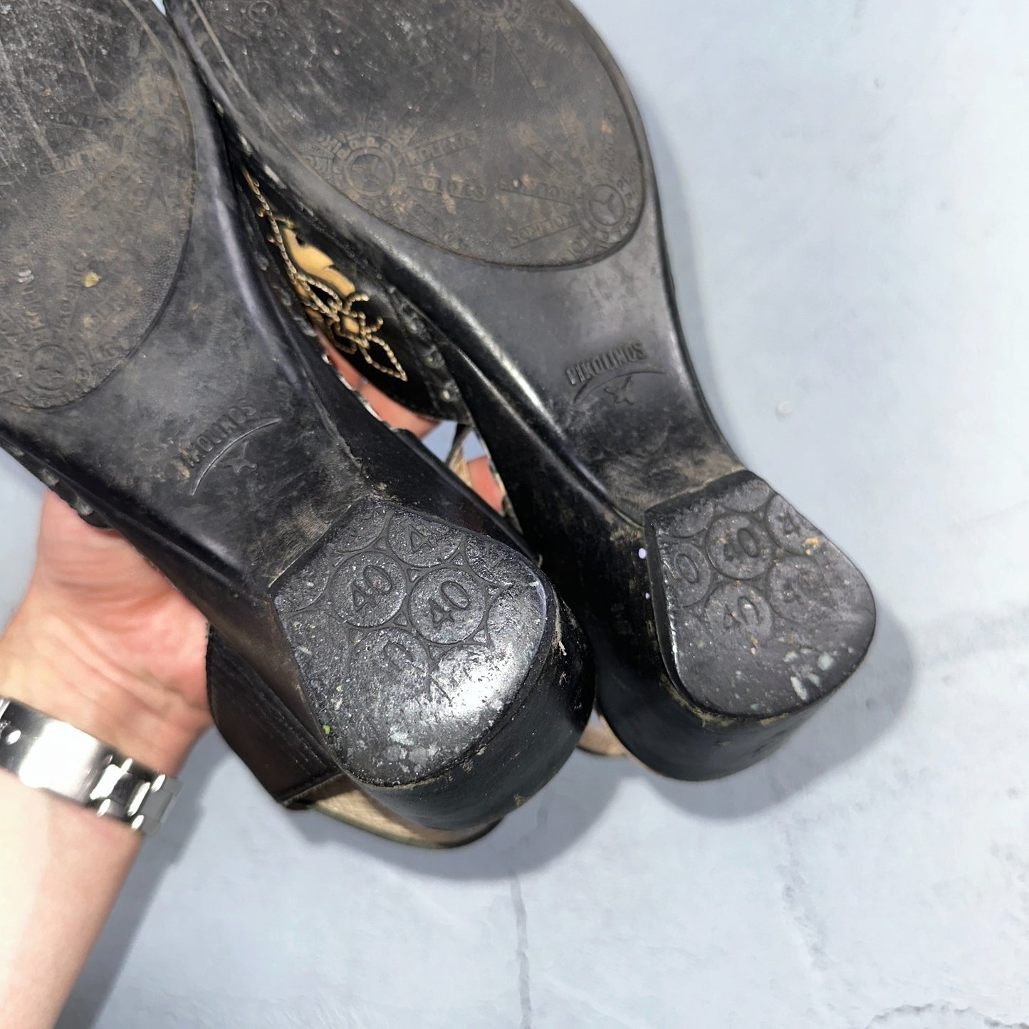 Pikolinos Jerez Black & Tan Perforated Leather Shoes EU 40 Sandal Small Heel