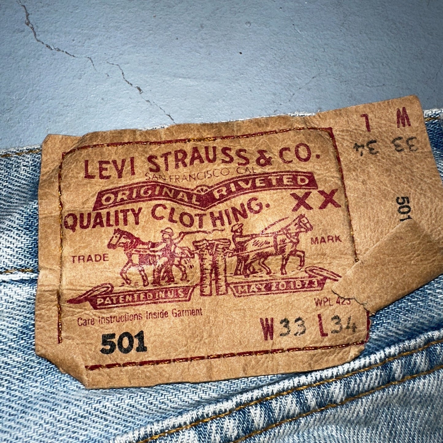 Levis 501 Vintage Y2K Hungary Straight Leg Jeans 33x34 90s Light Wash Act 31x32