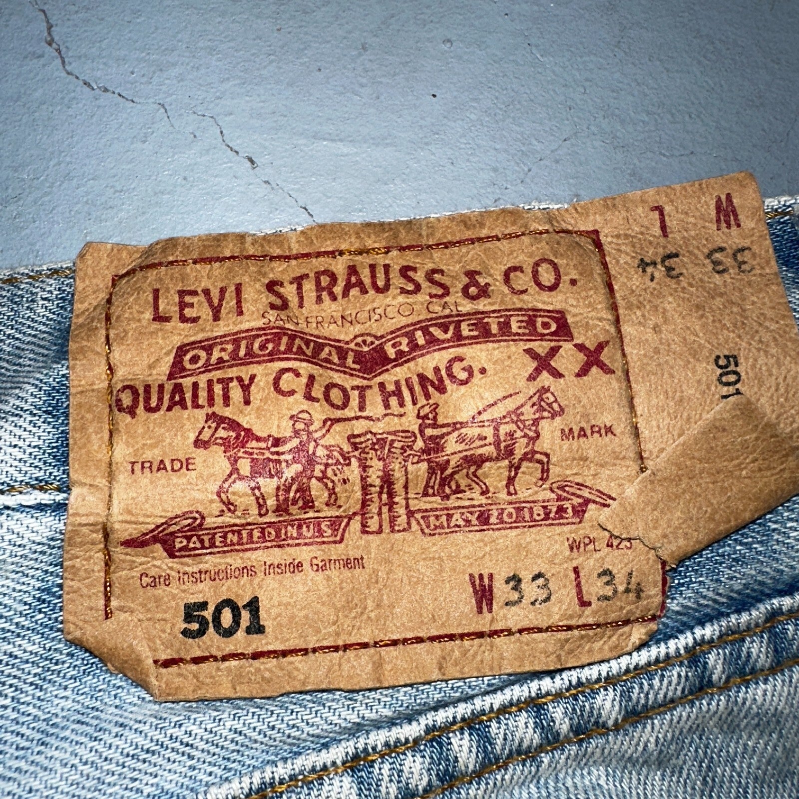 Levis 501 Vintage Y2K Hungary Straight Leg Jeans 33x34 90s Light Wash Act 31x32