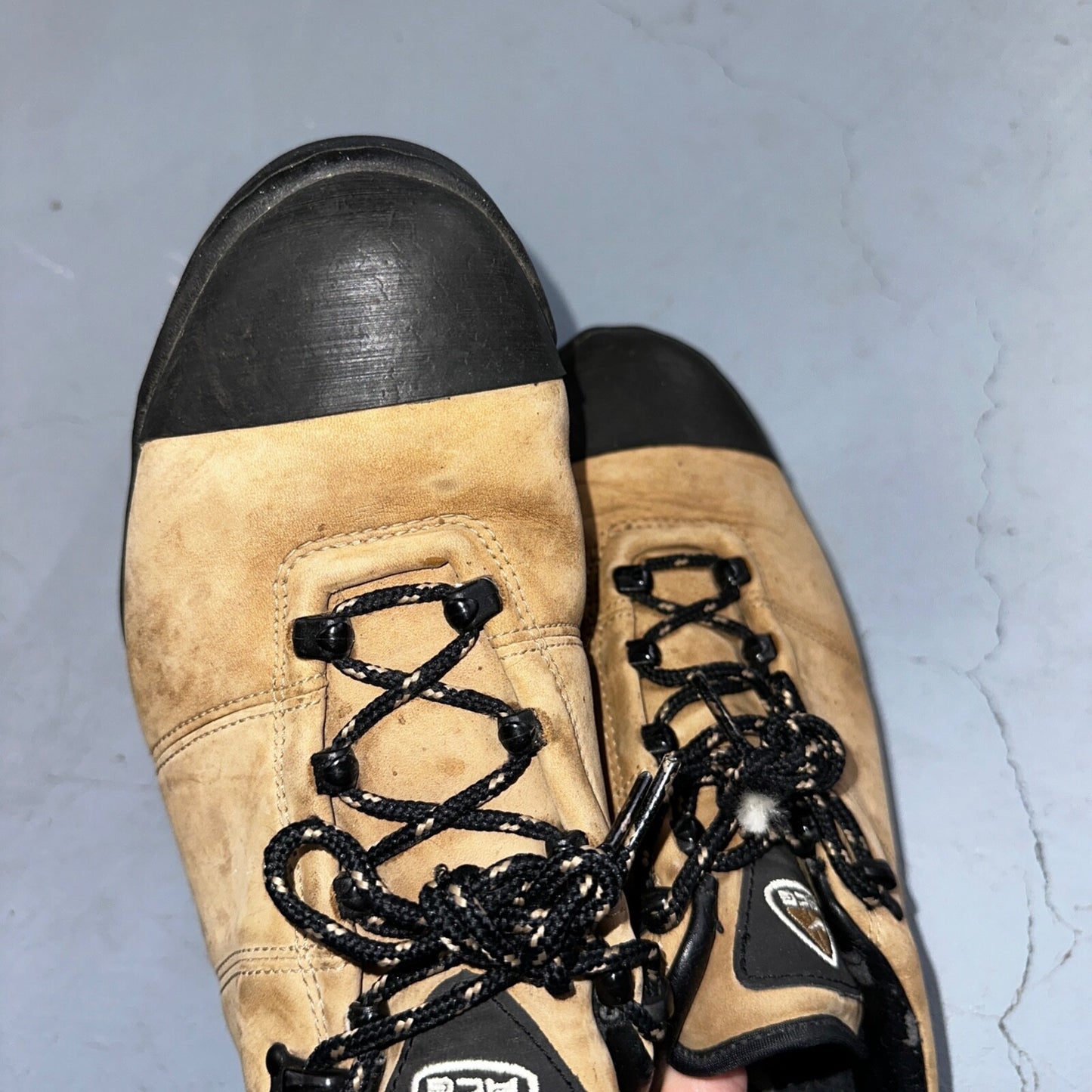 Vtg Nike ACG Womens Suede Leather Hiking Trail Shoes Tan 10 Hiking 185147-221