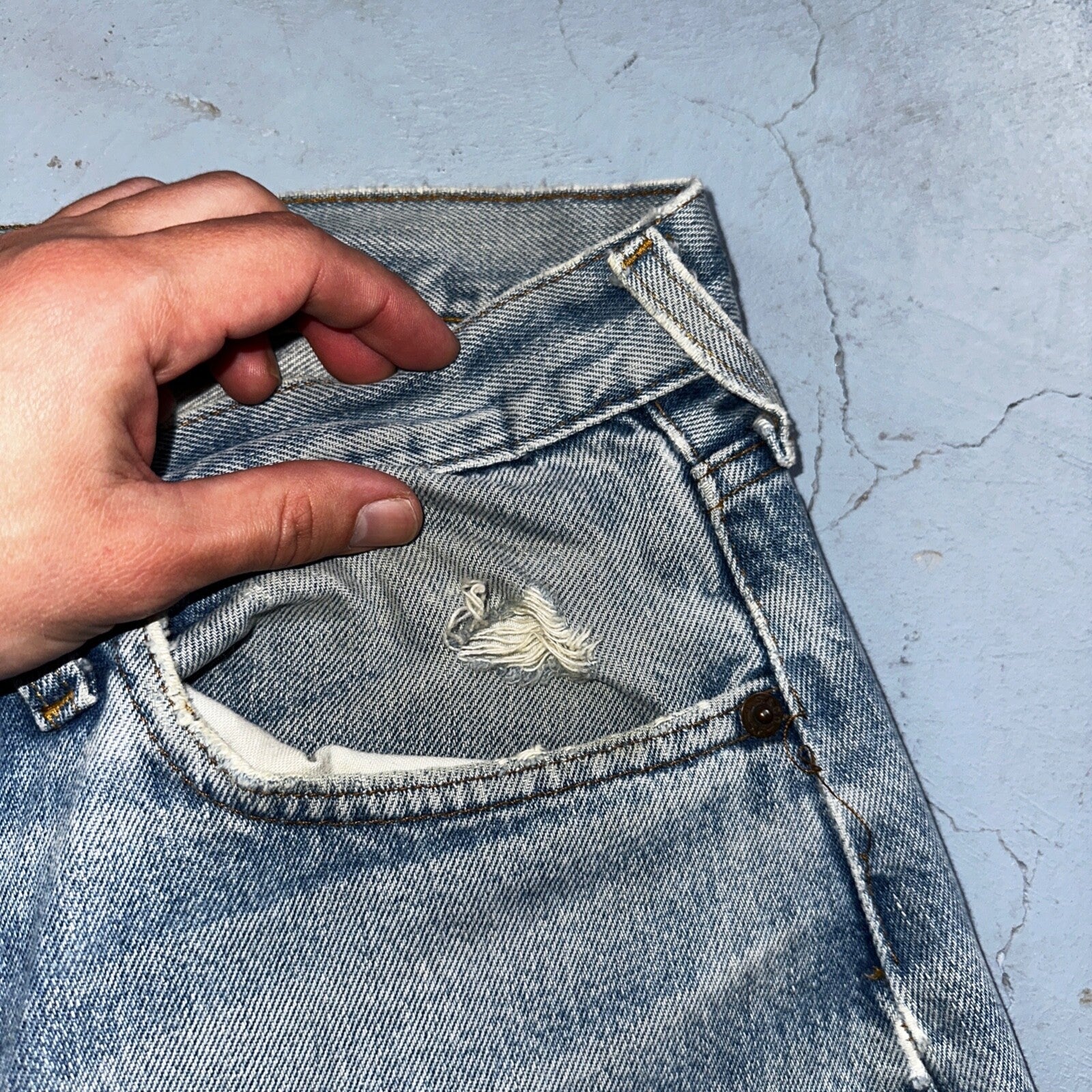 Levis 501 Vintage 80s Redline Selvedge USA XX Jeans Light Wash 34x40 Act 32x36