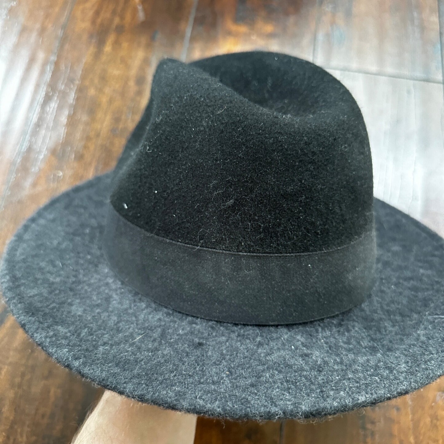 FOREVER 21 Fedora Hat Women's M/L 100% Wool Black Felt Wide Brim Cap