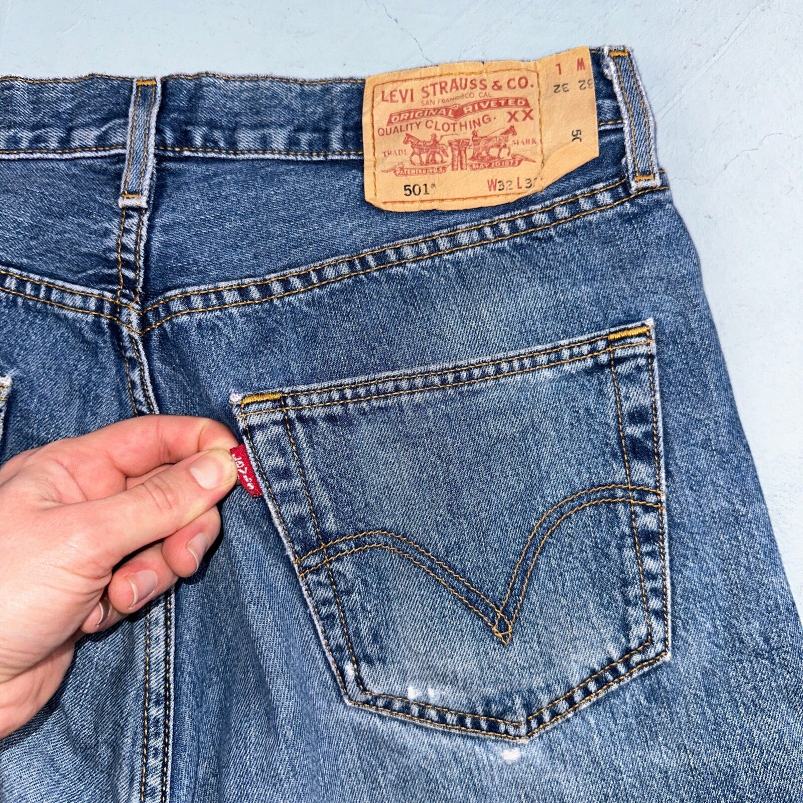 Levis 501 Vintage Y2K Europe Straight Leg Jeans 32x32 90s Med Wash Act 32x31