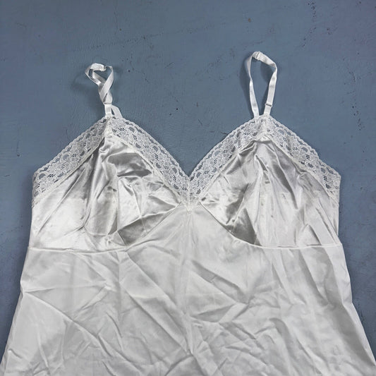 Vintage 1970s Vanity Fair Slip Dress Sleepwear Full Sweep Nightgown Lace 70s