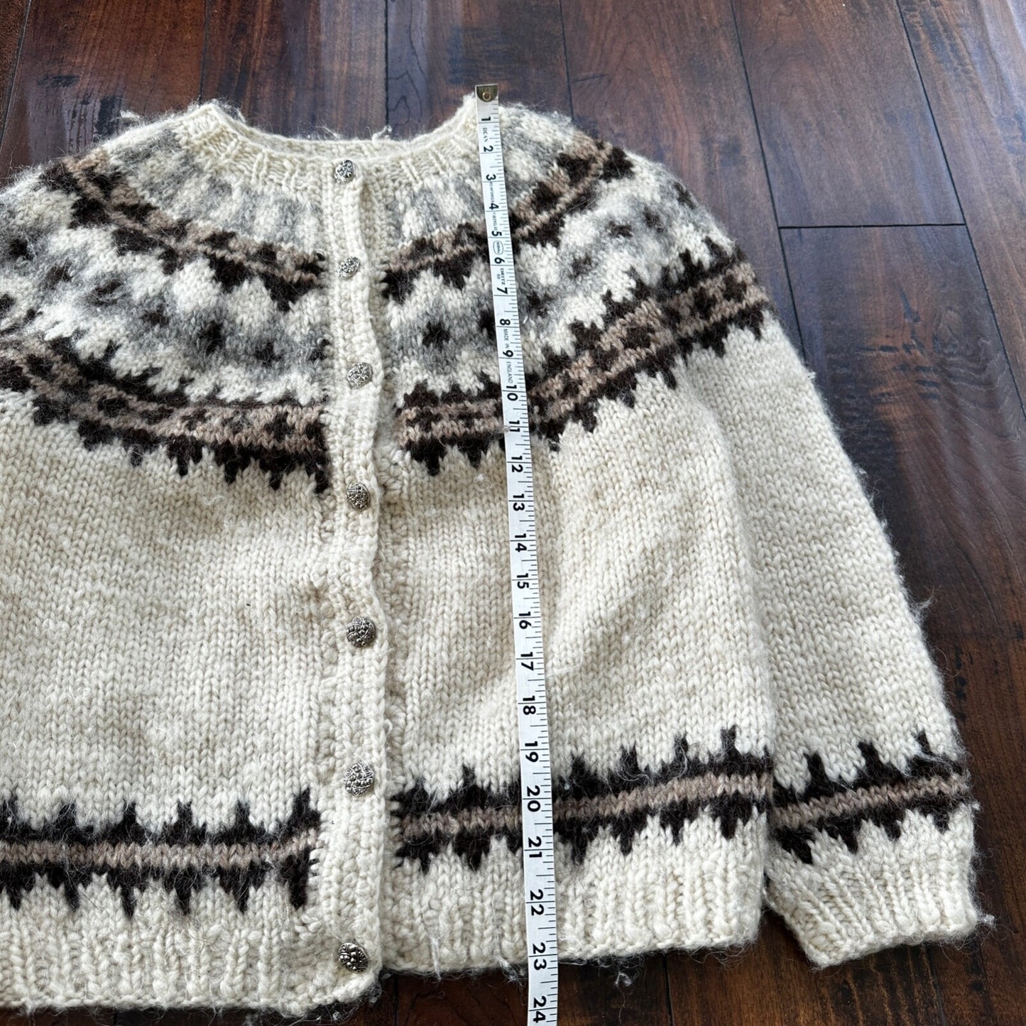 VTG Cardigan Sweater WOOL? Scandinavian Snowflakes Heavy Warm 80s Cute