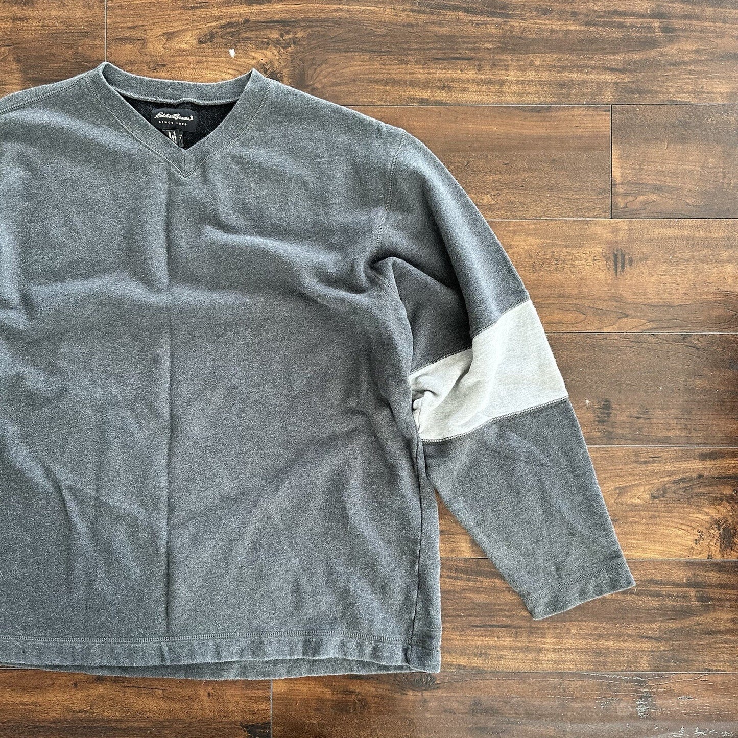 Eddie Bauer Mens Size 2XL Gray Cotton Tight Knit V-Neck Pullover Sweater Jumper