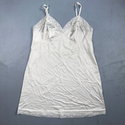Vintage 1970s Vanity Fair Slip Dress Sleepwear Full Sweep Nightgown Lace 70s