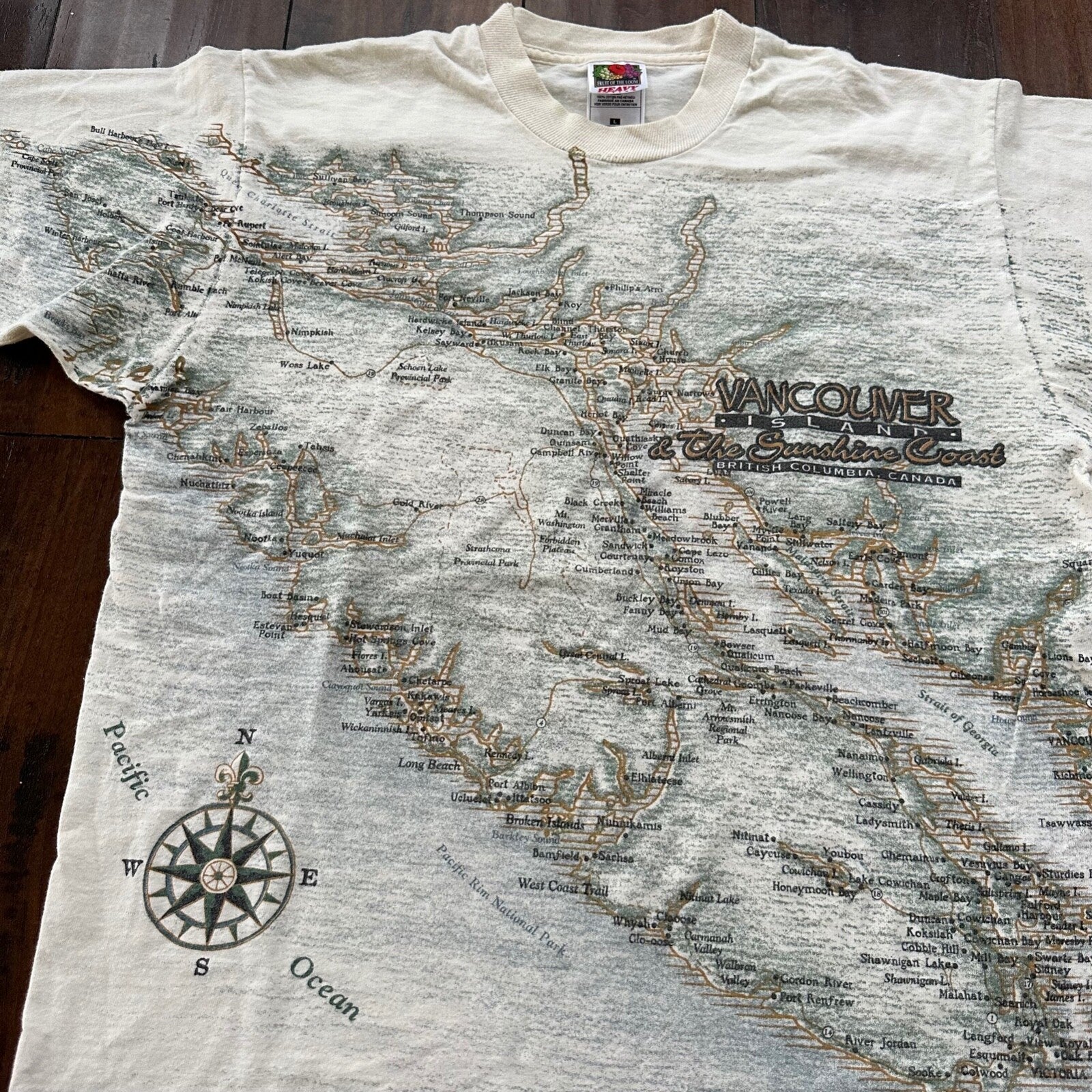 Vancouver Canada Vintage T Shirt 90s FOTL Cream Comox BC Map Travel Big Rap Tee