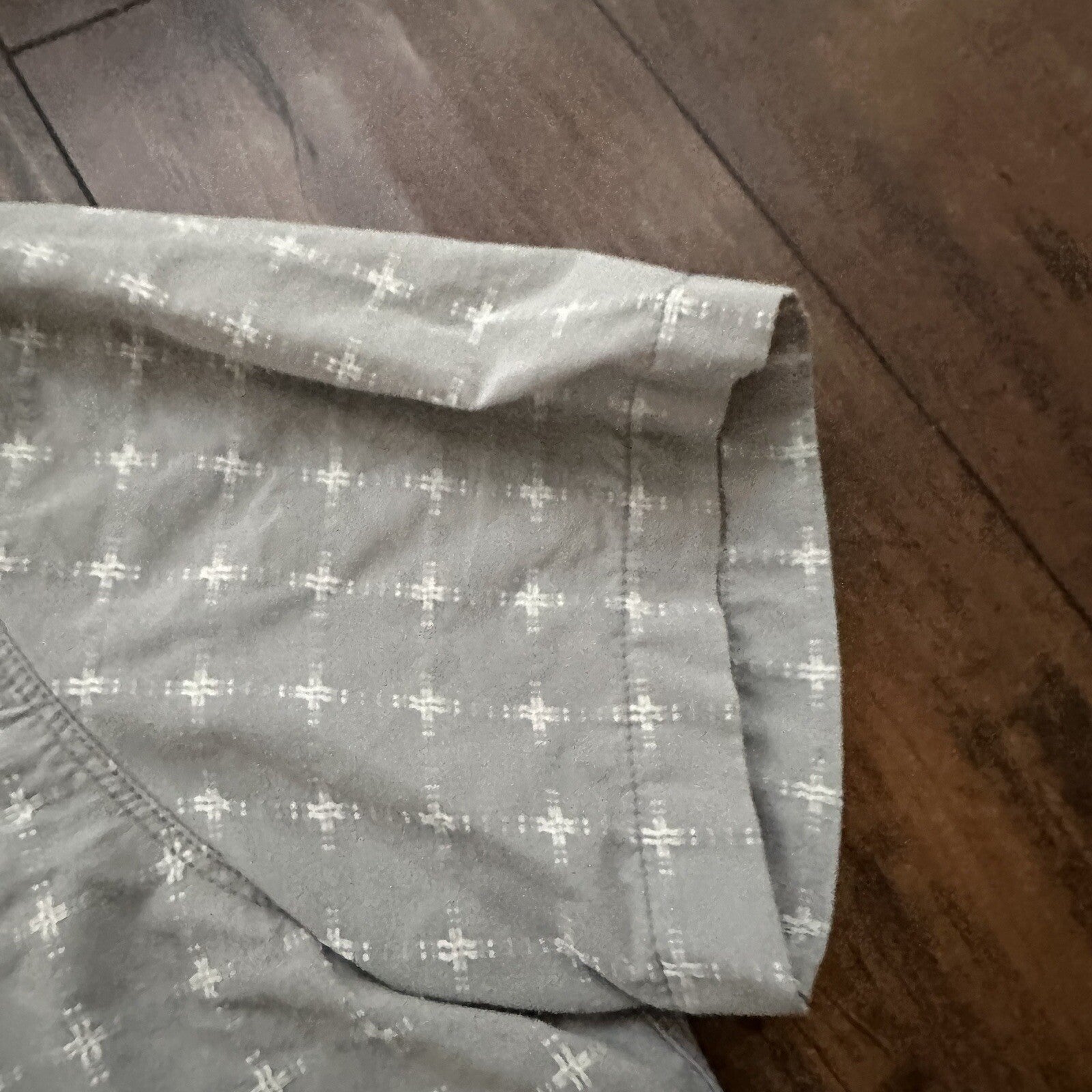 Kühl Men’s Sz. M Gray Button Up Casual Shirt Size Style# 7567 18S Vintage Cross