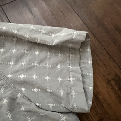 Kühl Men’s Sz. M Gray Button Up Casual Shirt Size Style# 7567 18S Vintage Cross