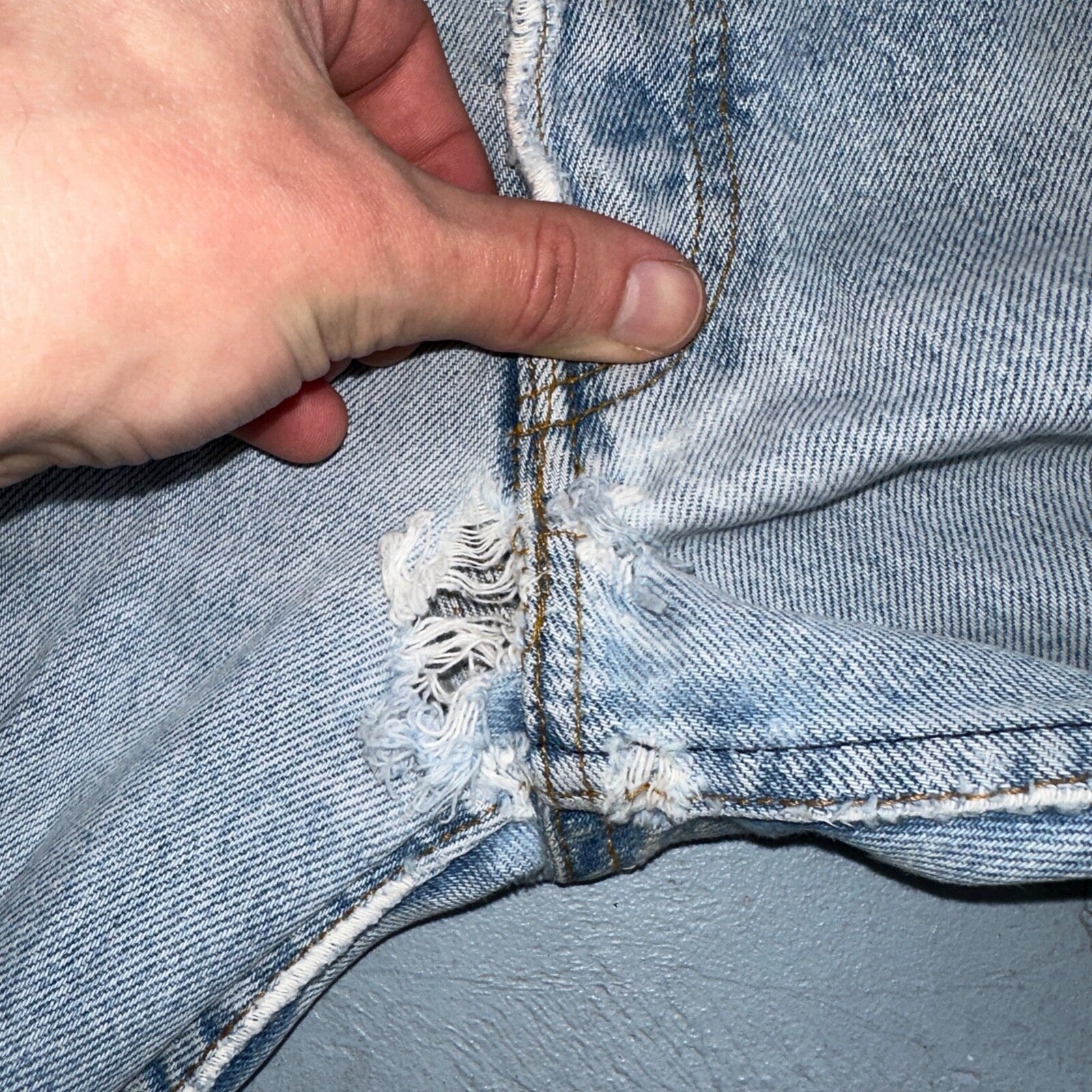 Levis 501 Vintage 80s USA XX Straight Leg Jeans Blue Light Wash Torn Act 32x33