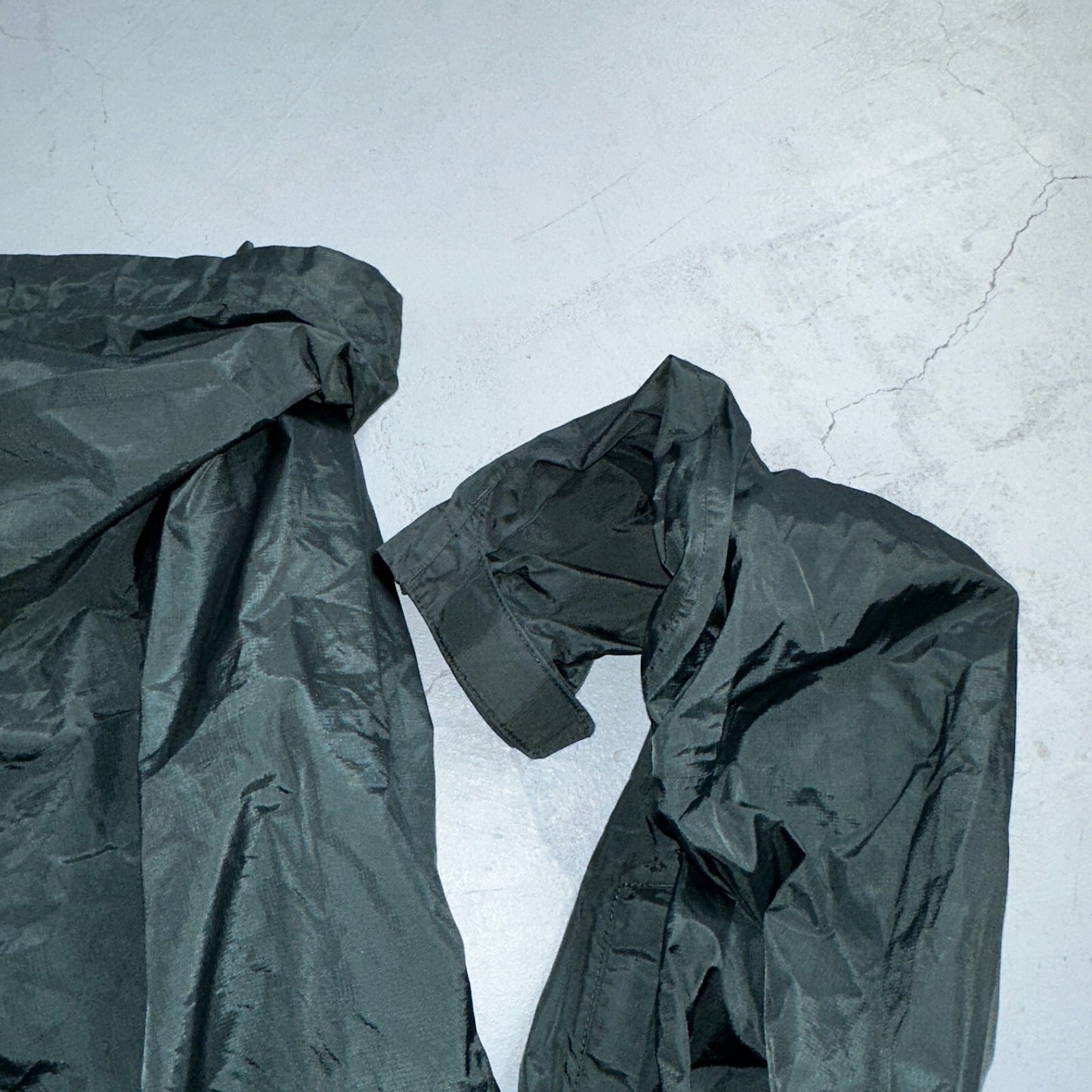 Patagonia Torrentshell Jacket Mens S Green H2No Hooded Hiking Outdoor Shell