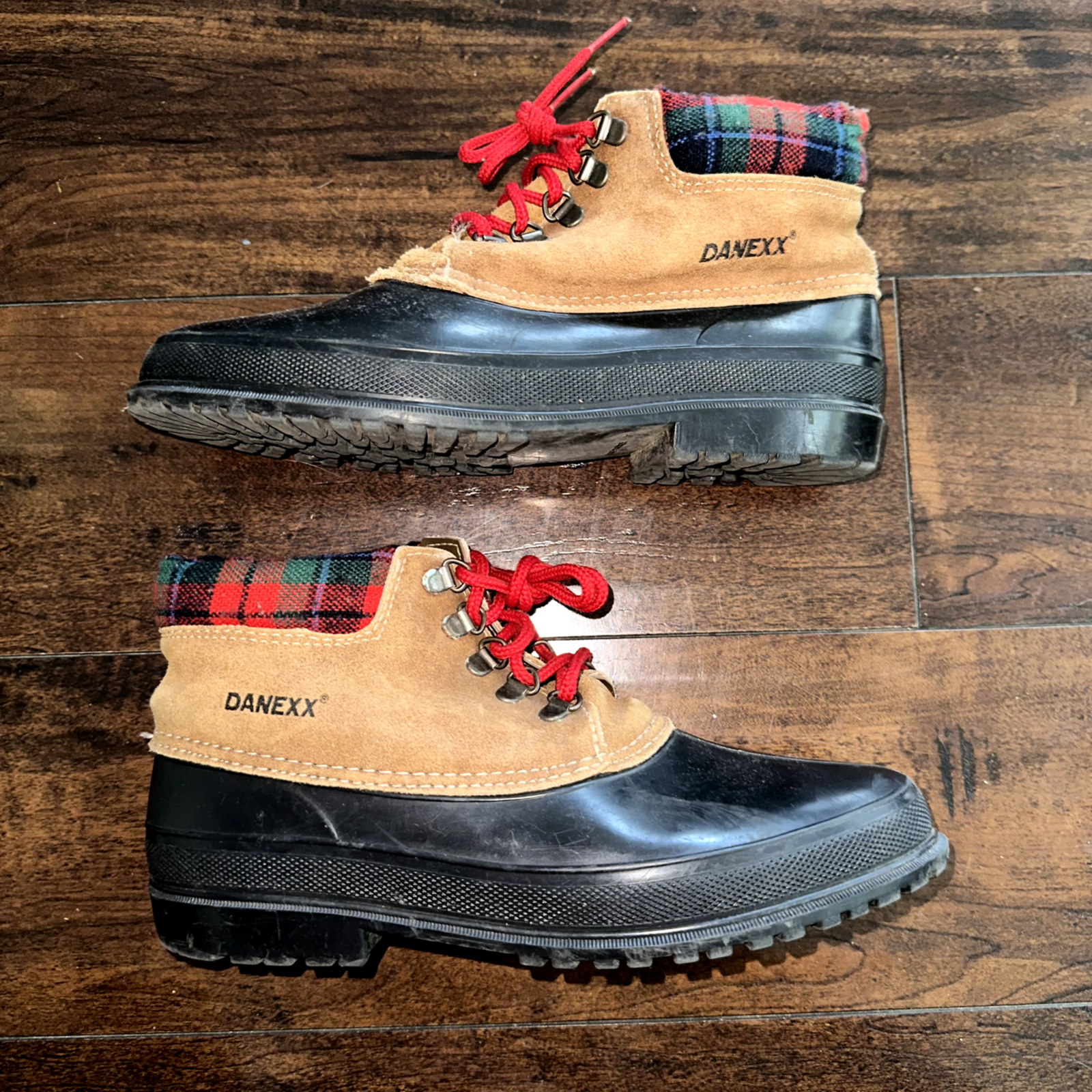 Danexx Black & Plaid Rain/Snowboot Canada Shearling Lined Boots Sz 8 VTG 80s