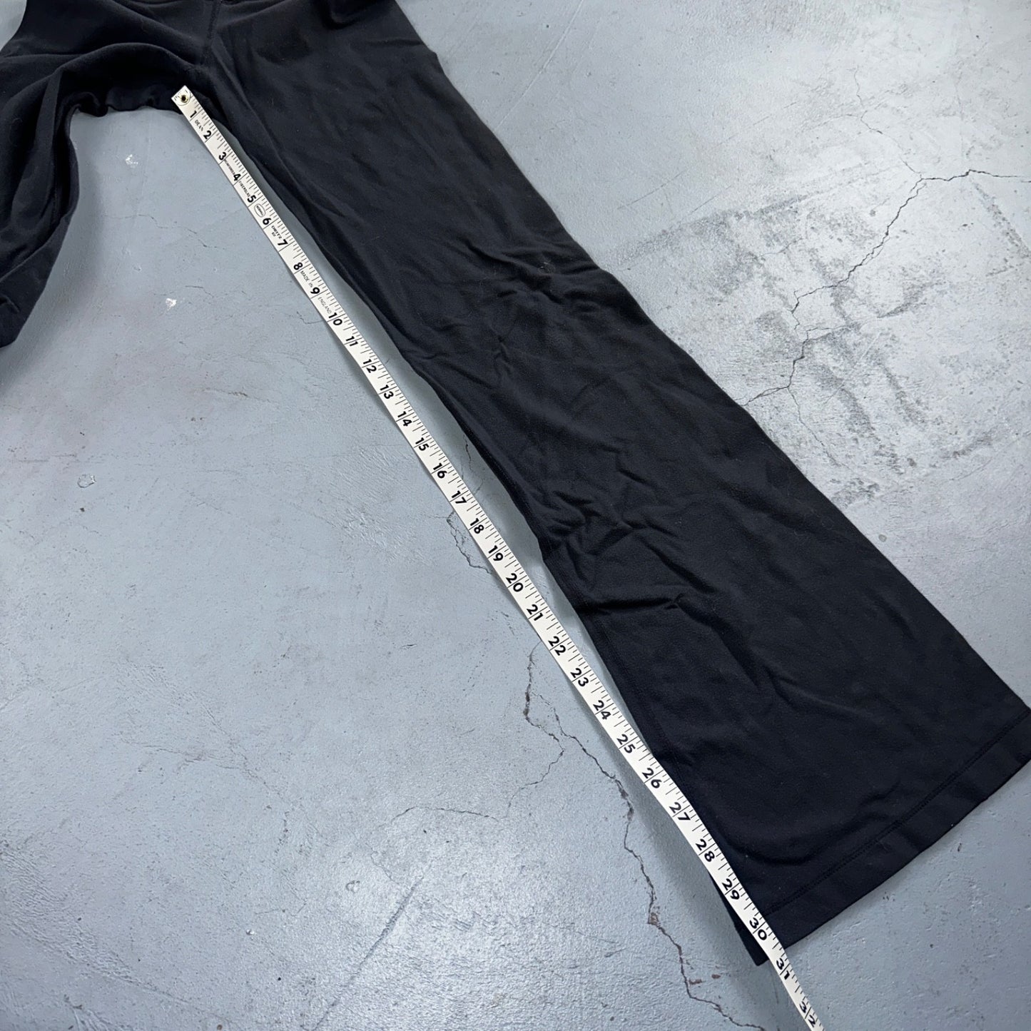 Lululemon Women Black Full Groove Flared Pant Small Yoga Stretch Cute