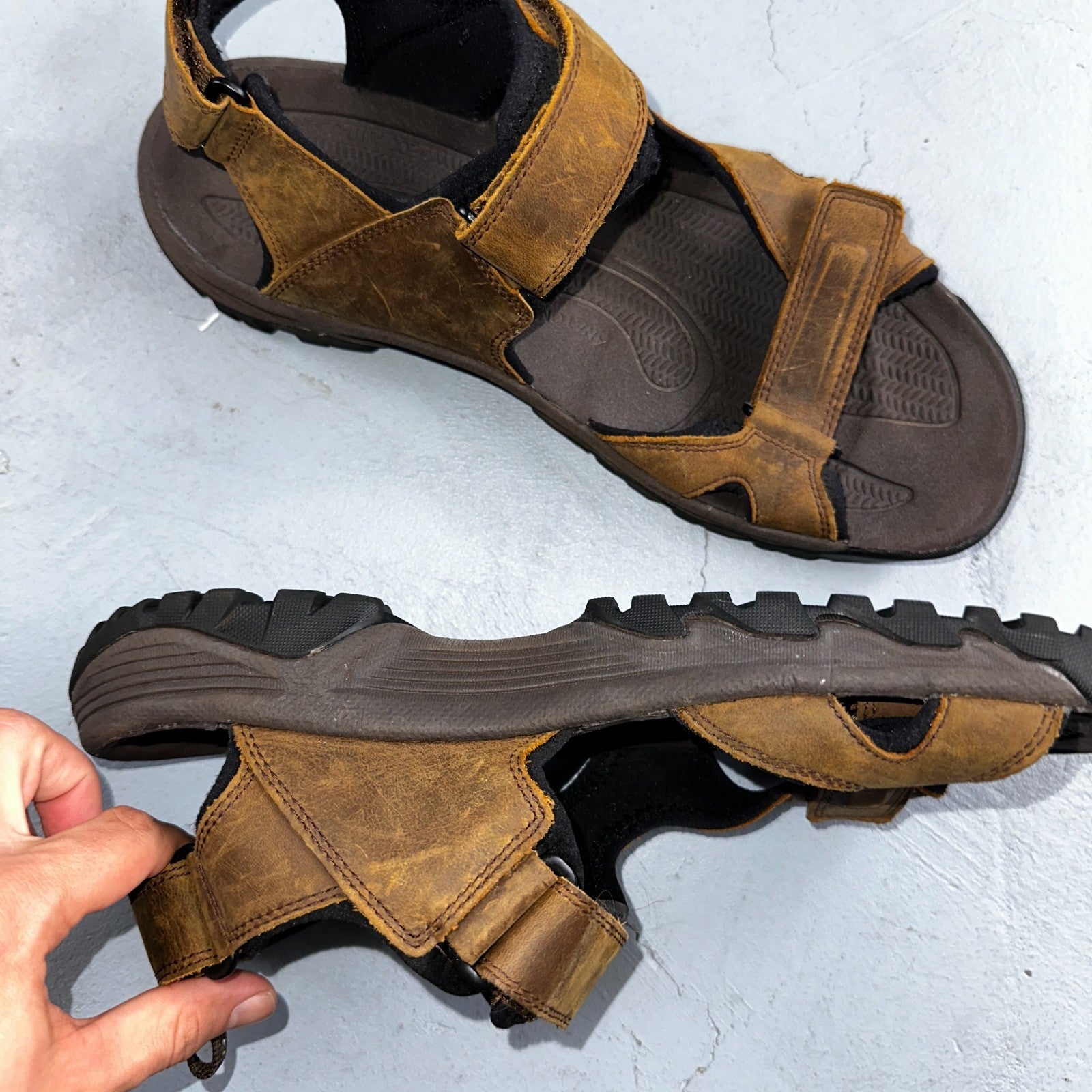 Keen US Mens Size 13 M Targhee III Open Toe Adjustable Waterproof Sandal Brown