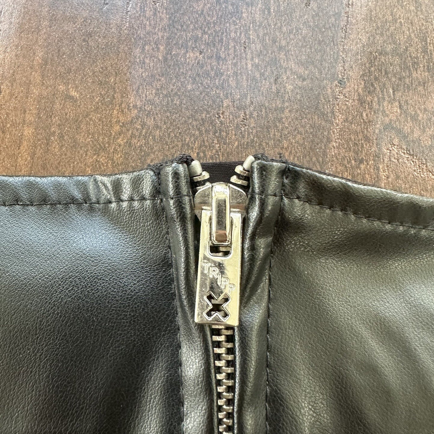 Tripp NYC Vintage M Black Faux Leather Goth Punk Mini Skirt Rare Grunge Y2K 90s