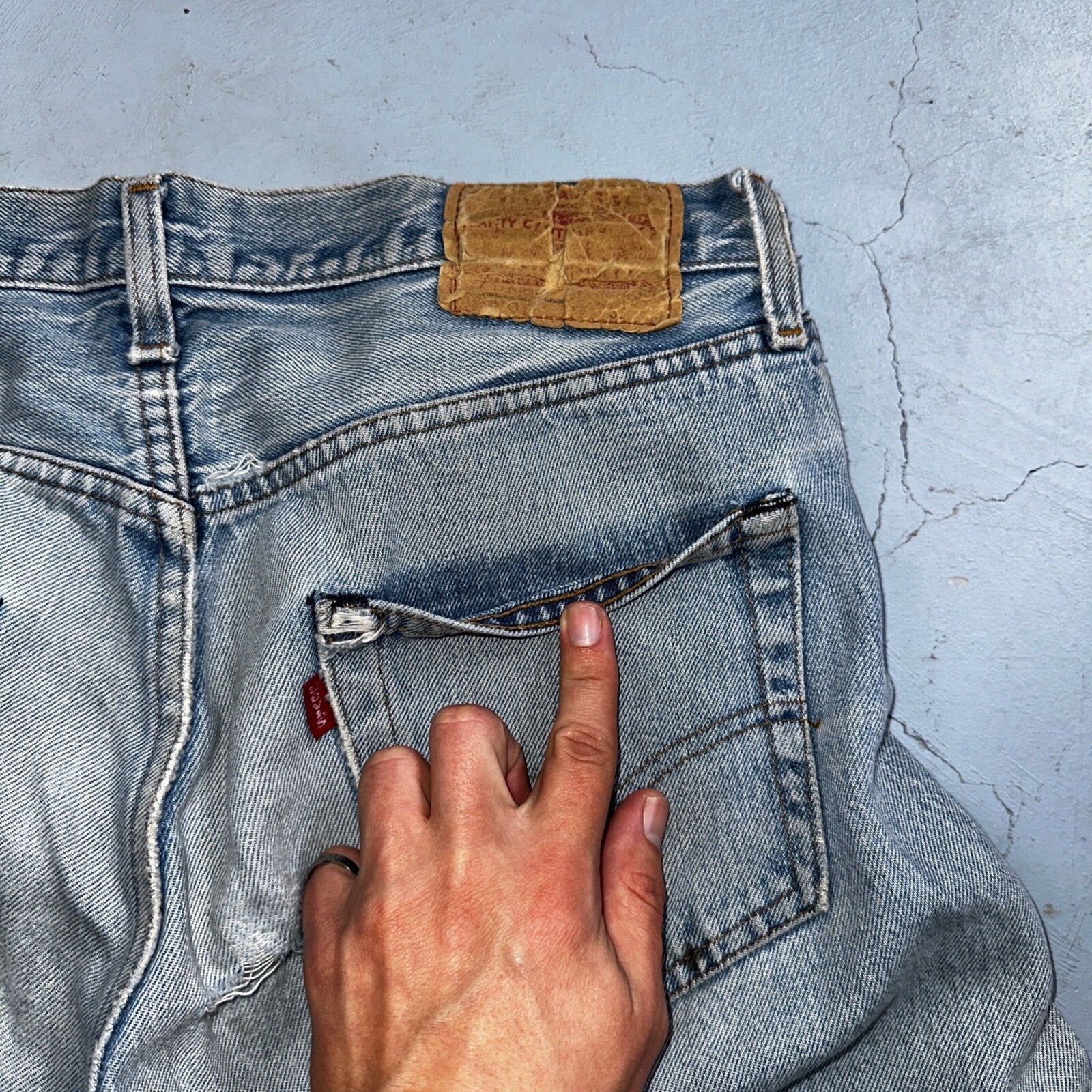 Levis 501 Vintage 80s Redline Selvedge USA XX Jeans Med Wash 32x36 Act 30x31