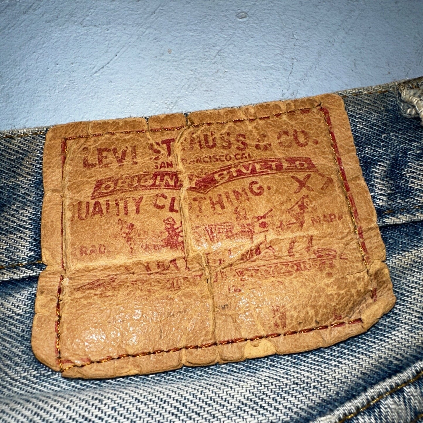 Levis 501 Vintage 80s Redline Selvedge USA XX Jeans Light Wash Thrashed Ac 29x26