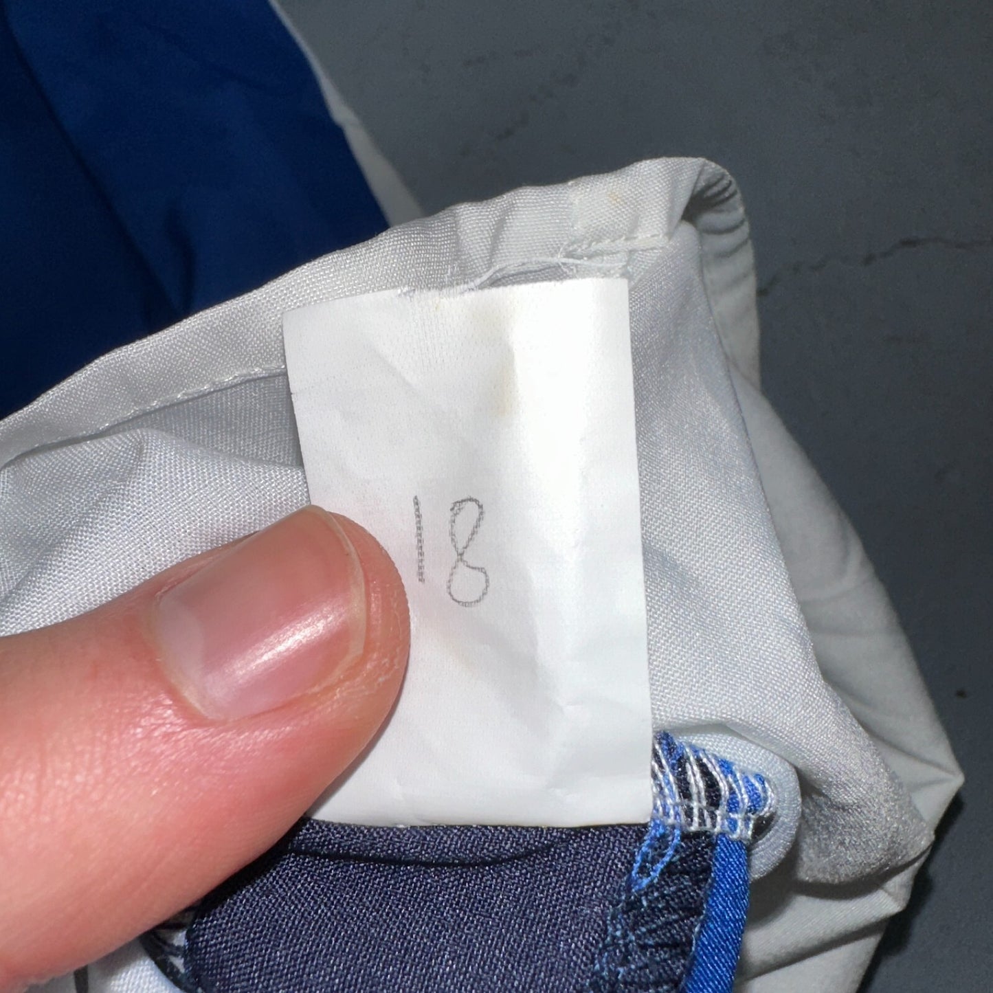 White Blue Long Sleeve Button Up Womens L Vintage 90s China Abstract Striped