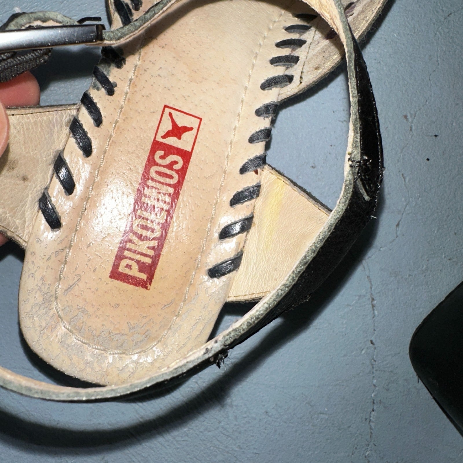 Pikolinos Jerez Black & Tan Perforated Leather Shoes EU 40 Sandal Small Heel