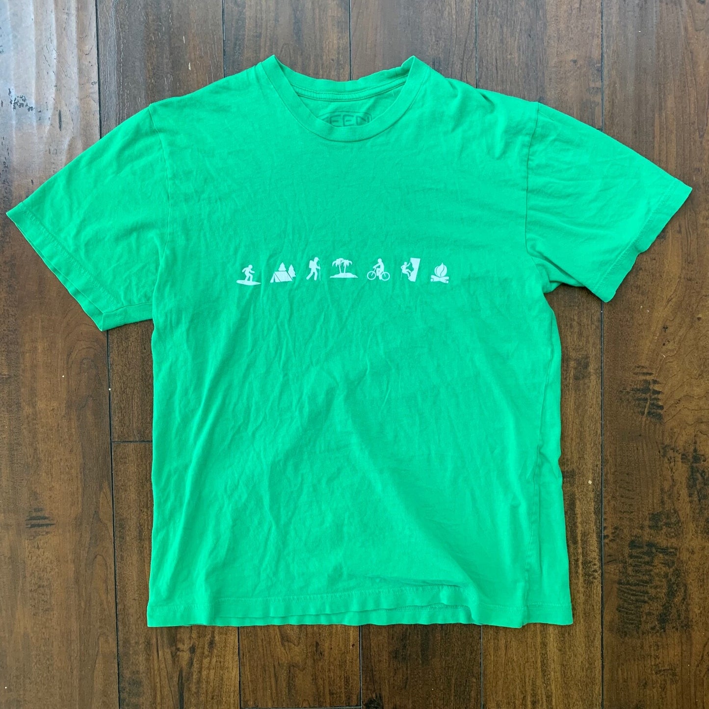 Keen Mountain Hiking Vintage Style T Shirt Green Sports Campfire Gym Recess Back