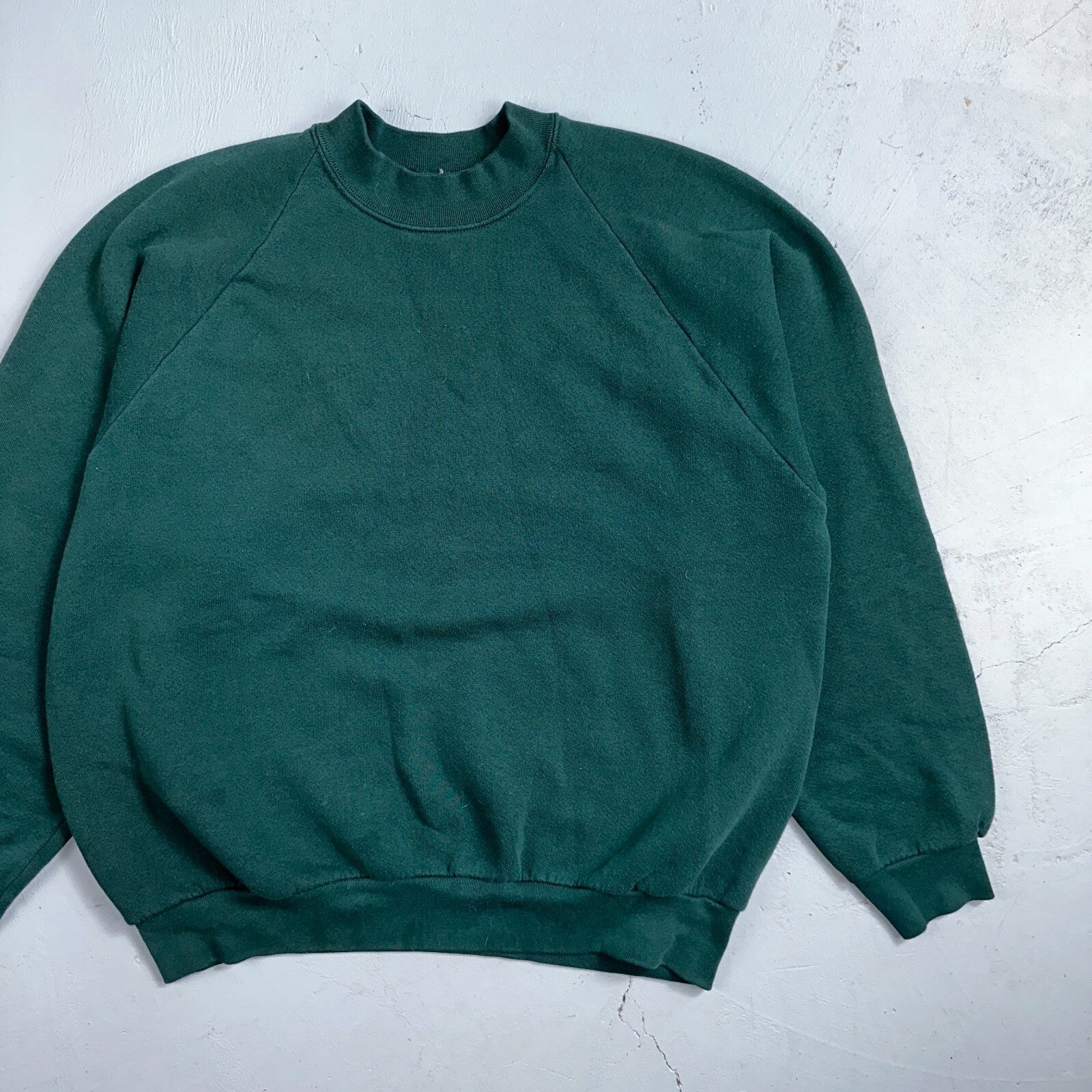 1980s VTG Green Sport Blank Sweatshirt USA Crewneck Basic 80s Jumper