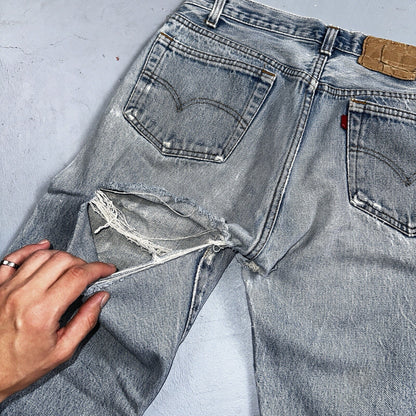 Levis 501 Vintage 80s USA XX Straight Leg Jeans 32x31 Thrashed Wash Act 30x26