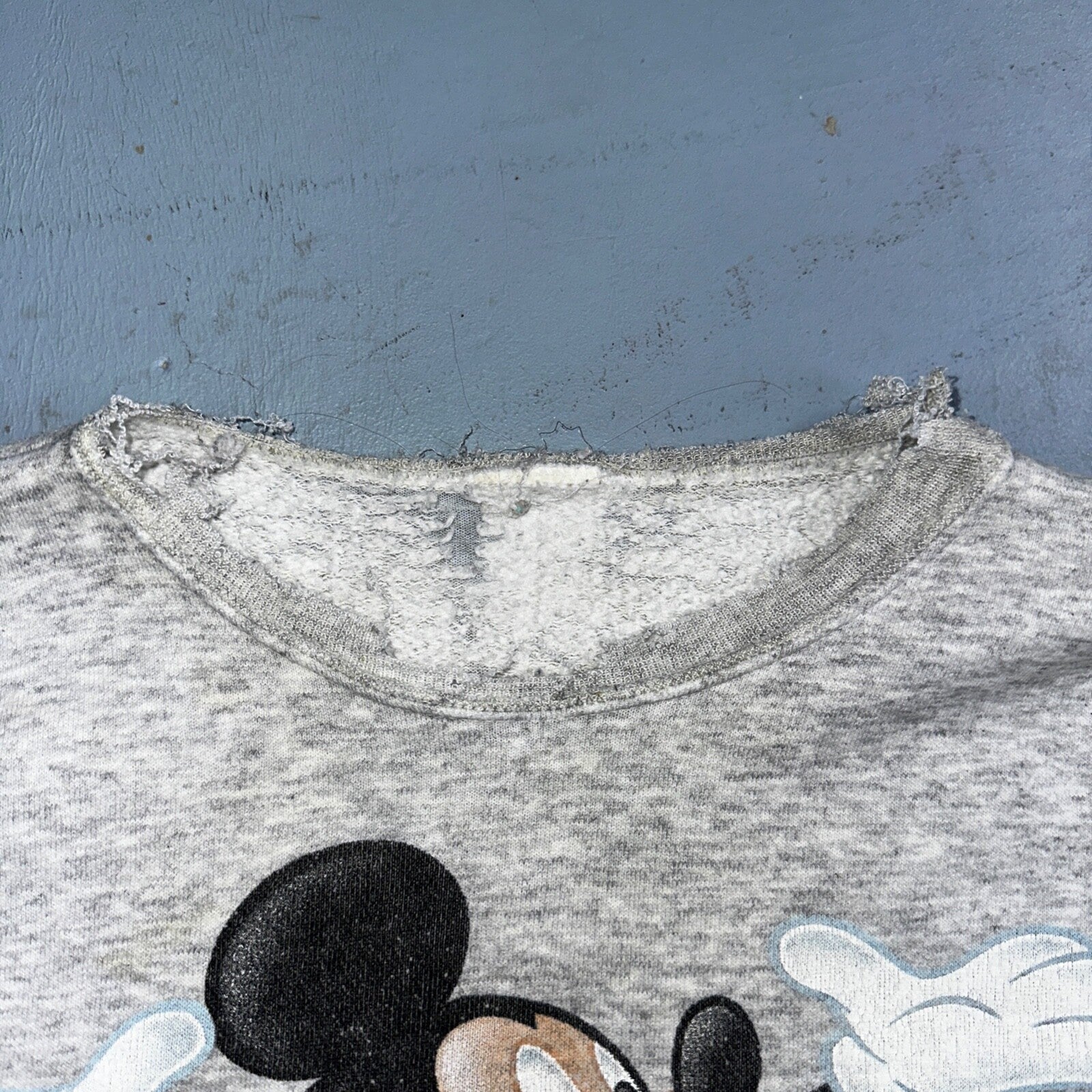 Disney Mickey Mouse VTG Disneyland Gray Fleece Sweatshirt Size XL Thrashed