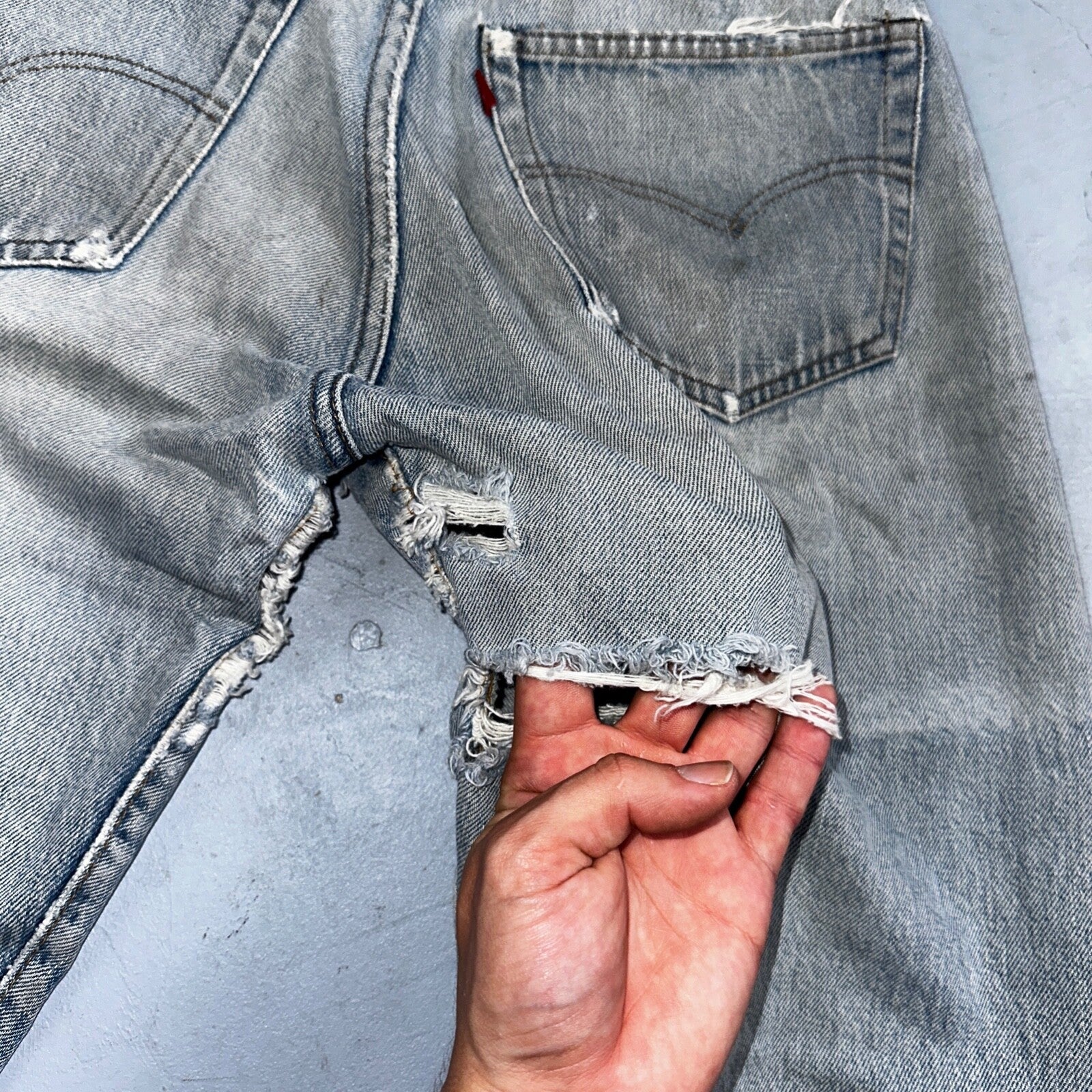 Levis 501 Vintage 80s Redline Selvedge USA XX Jeans Thrashed Light Act 31x29