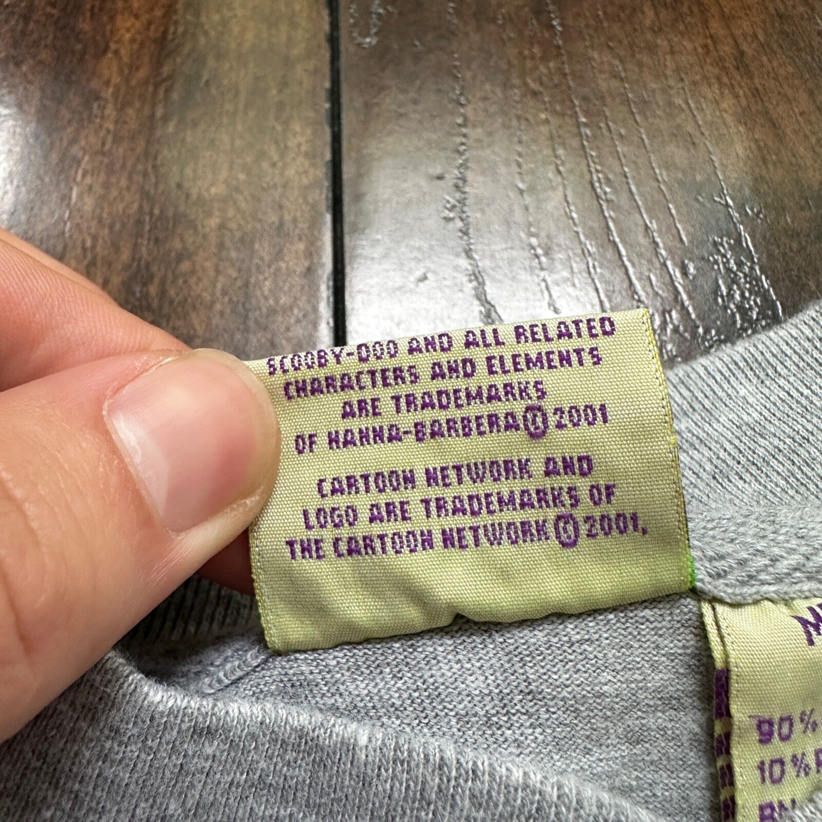 VTG Scooby Doo Cartoon Network Gray Henley Embroidered Shirt Top 90s 2001 Y2K