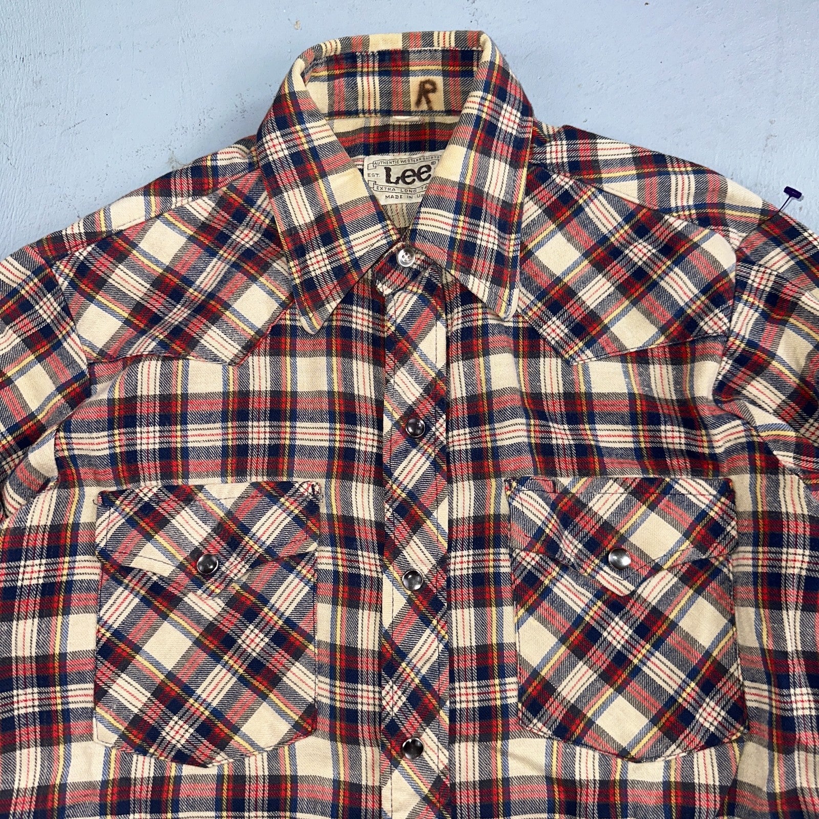 VTG Lee Men's Pearl Snap Extra Long Tails Western Shirt Red Plaid USA Medium 70s