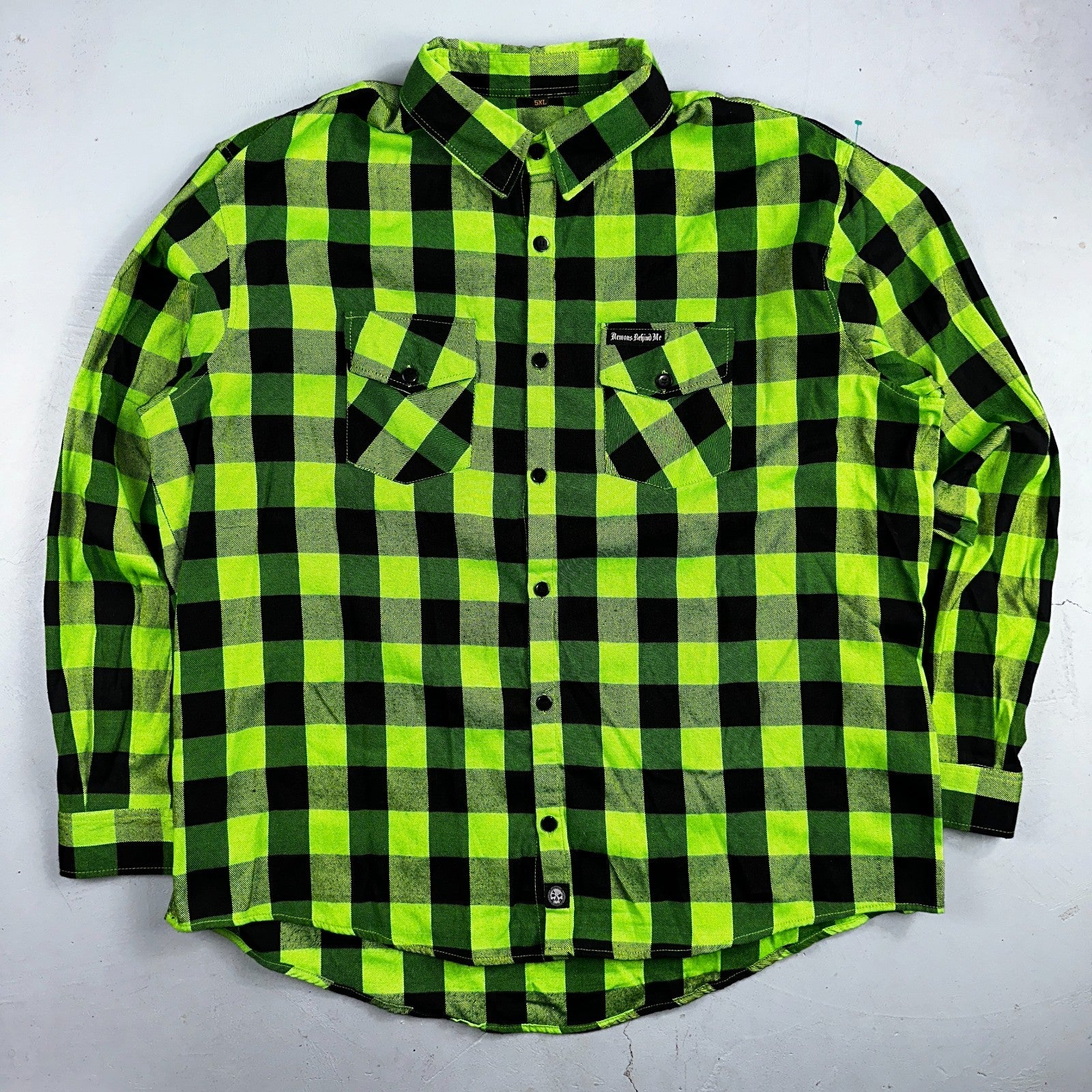 Demons Behind Me Men's Long Sleeve Button-Up Flannel Shirt Green/Black Size 5XL