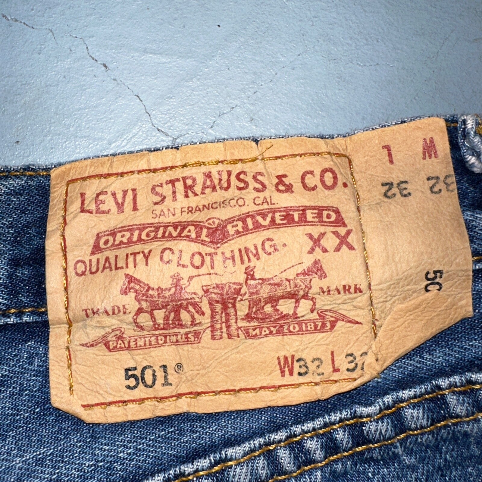 Levis 501 Vintage Y2K Europe Straight Leg Jeans 32x32 90s Med Wash Act 32x31
