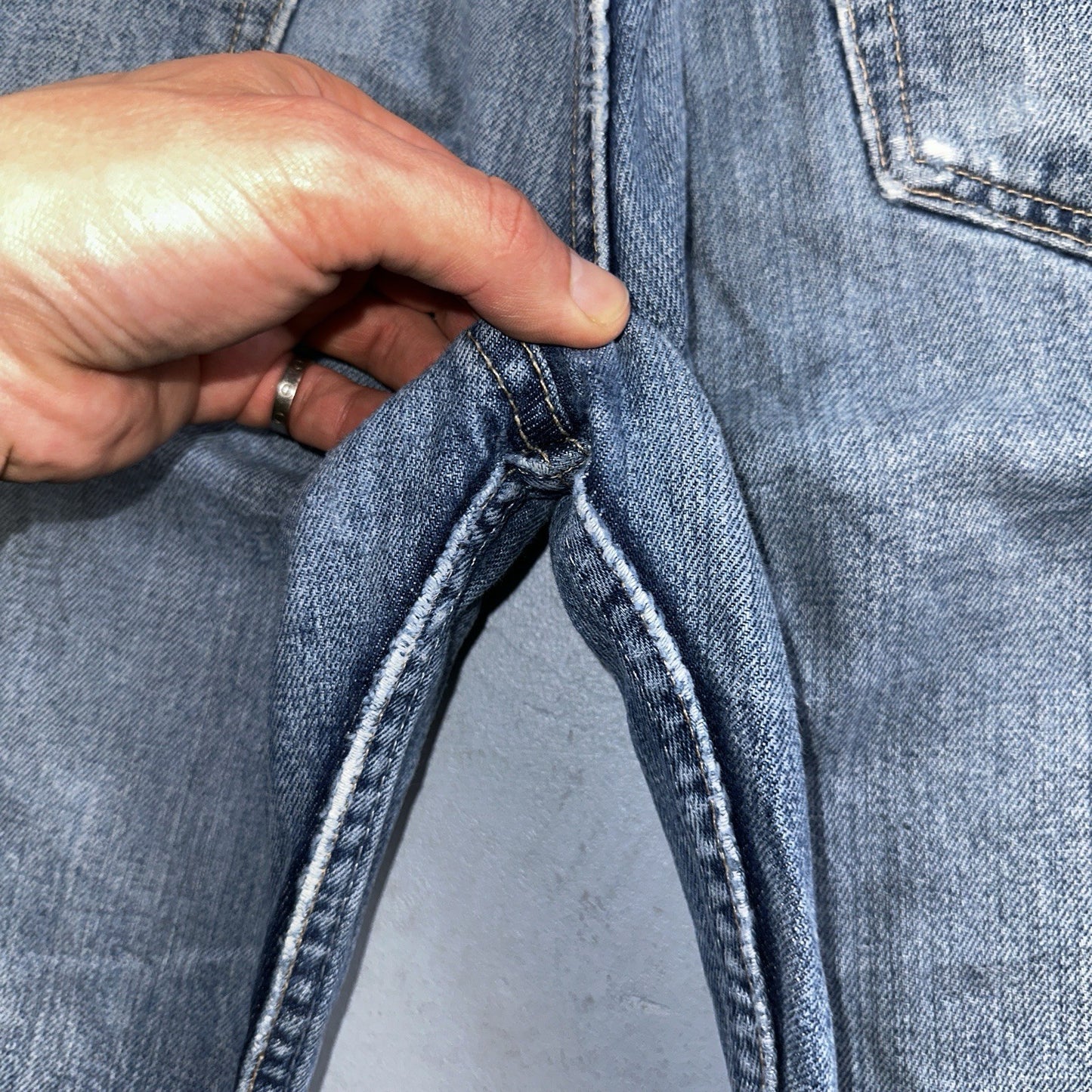 Levis 501 Vintage 90s Y2K XX Straight Leg Jeans Blue Med Wash 34x32 Act 33x31