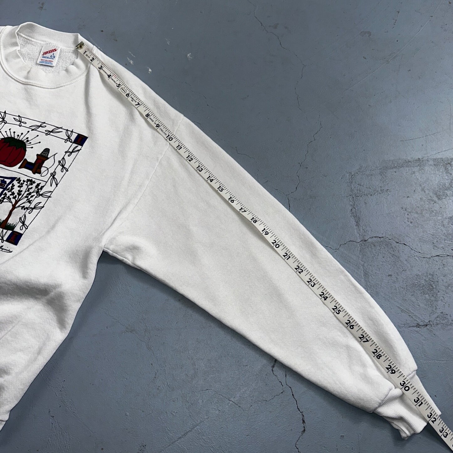 Grandma Core Sewing 90s USA Sweatshirt VTG Crewneck Large Autumn Fall Halloween