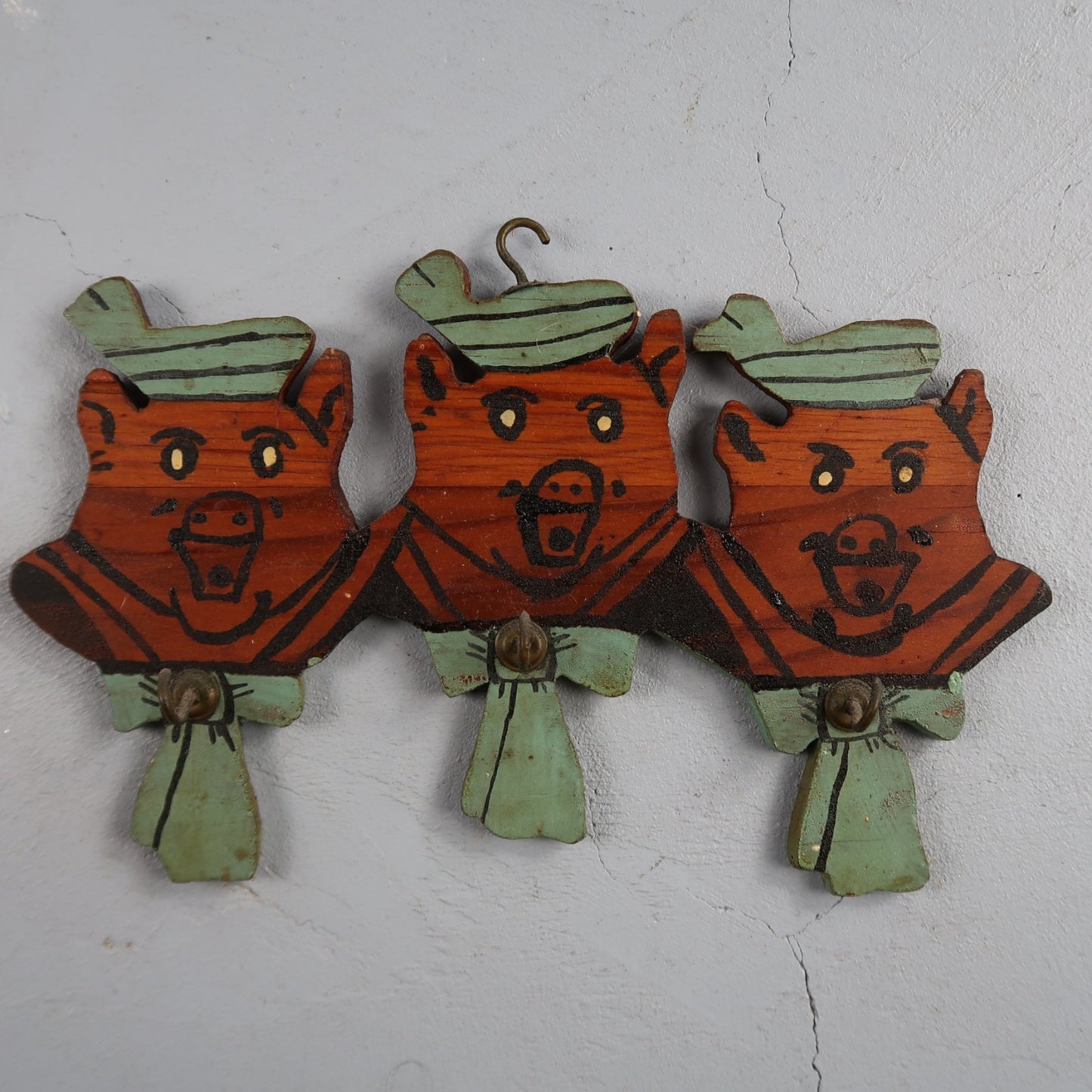 Vintage Three Little Pigs Wood Cutouts Hand Painted Wall Plaques Tie Hanger Hook