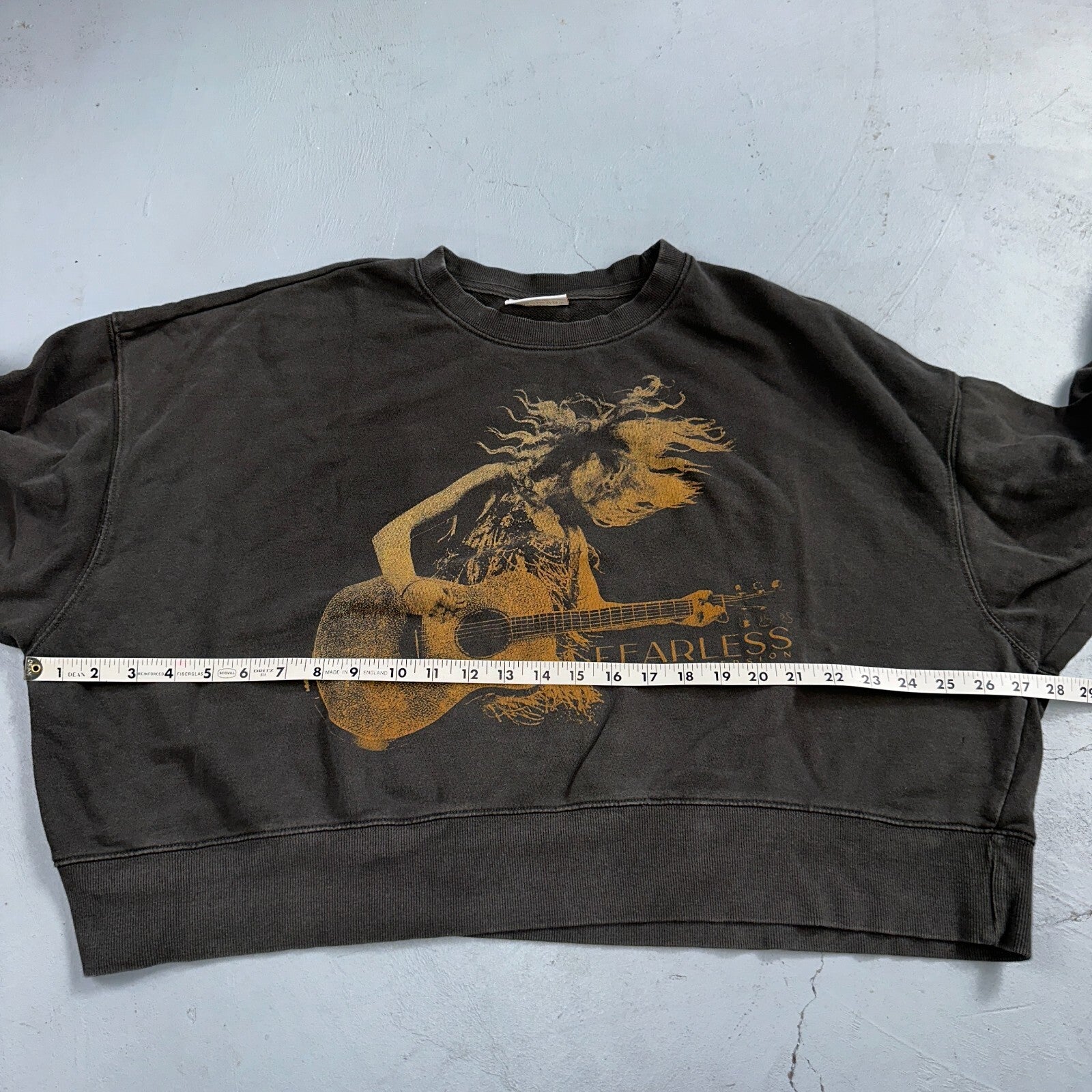 Taylor Swift Fearless Taylor's Version Cotton Cropped Sweatshirt Gray Sz L