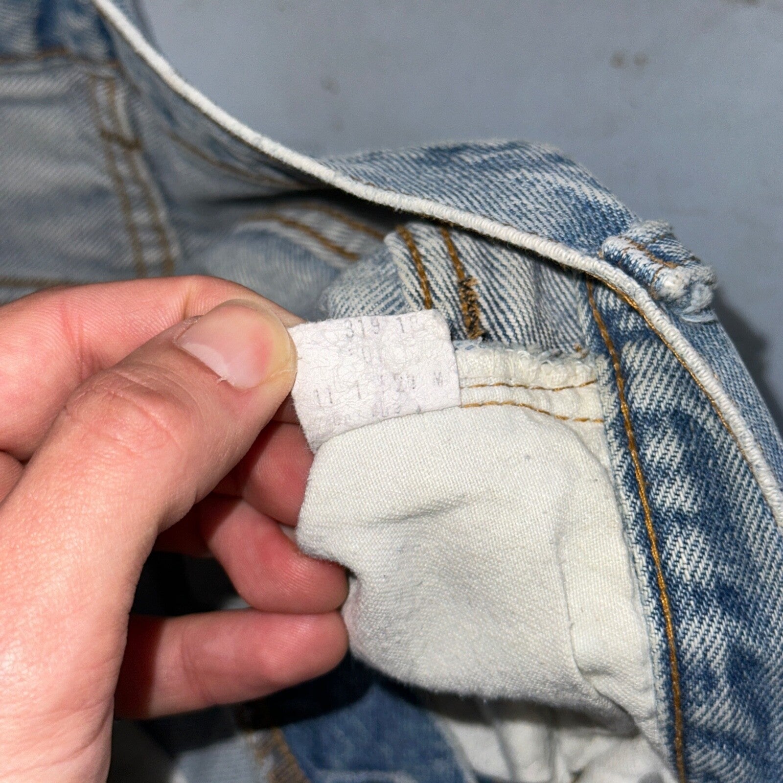 Levis 501 Vintage 80s Redline Selvedge USA XX Jeans Light Wash 28x36 Act 26x31