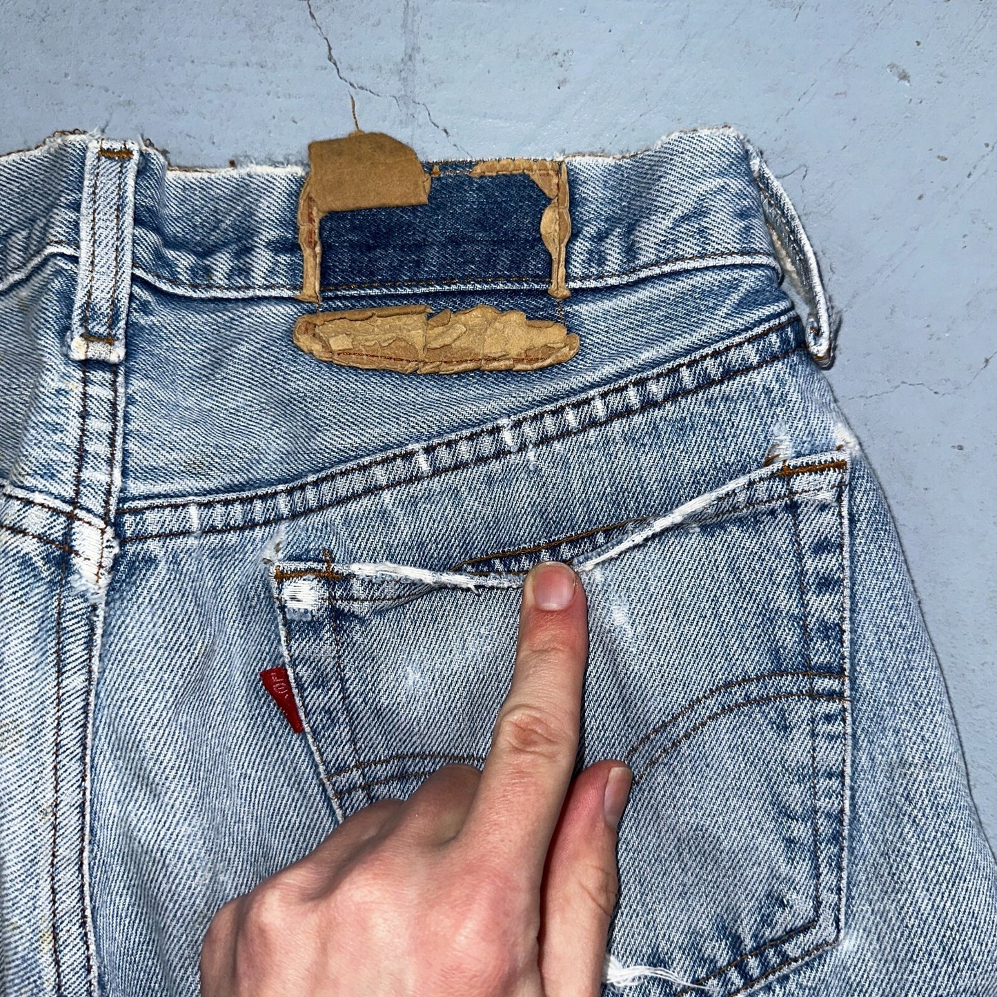 Levis 501 Vintage 80s Redline Selvedge USA XX Jeans Light Wash Thrashed Ac 28x26