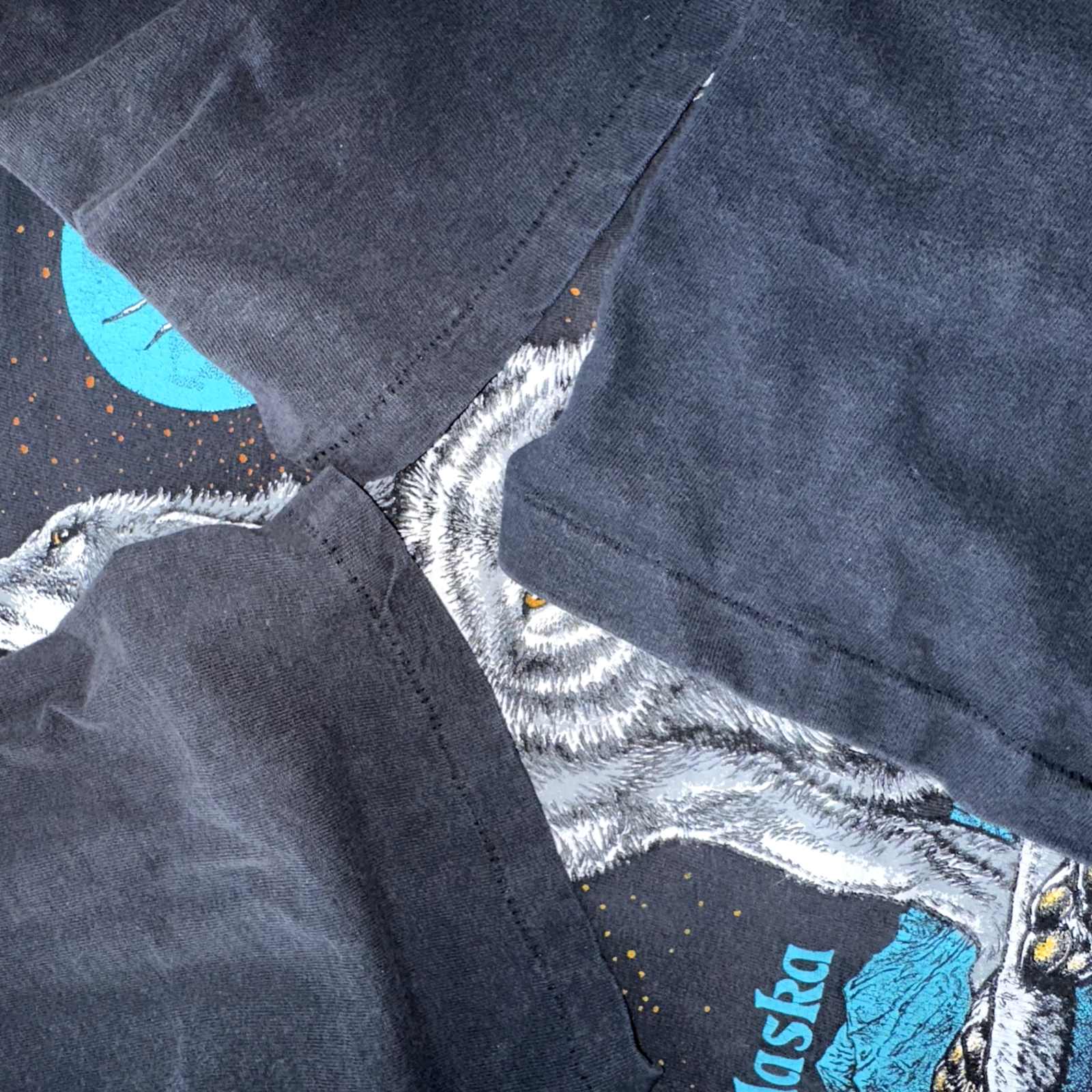 Faded Wolves Howling Vintage T Shirt Single Stitch 90s Thrashed Alaska Moon