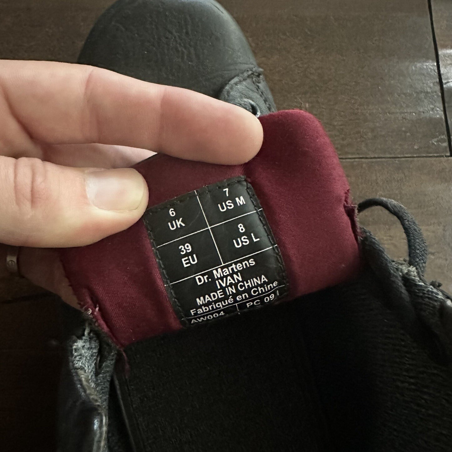 Dr. Martens Size 7 Black Reeder Low Top Work Shoes Air Wair AW004 Leather Tie