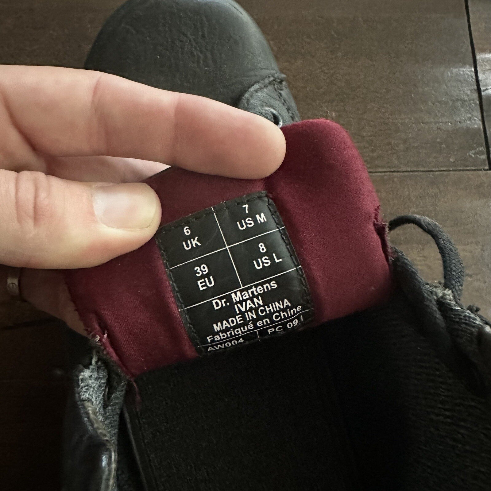 Dr. Martens Size 7 Black Reeder Low Top Work Shoes Air Wair AW004 Leather Tie