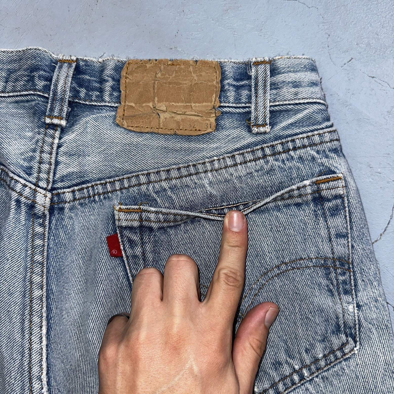 Levis 501 Vintage 80s USA XX Straight Leg Jeans 32x31 Thrashed Wash Act 30x26