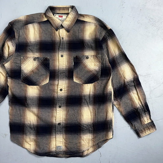 Levis Men's Plaid Flannel Shirt Size M Front Pockets Made in Russia Vintage Y2K