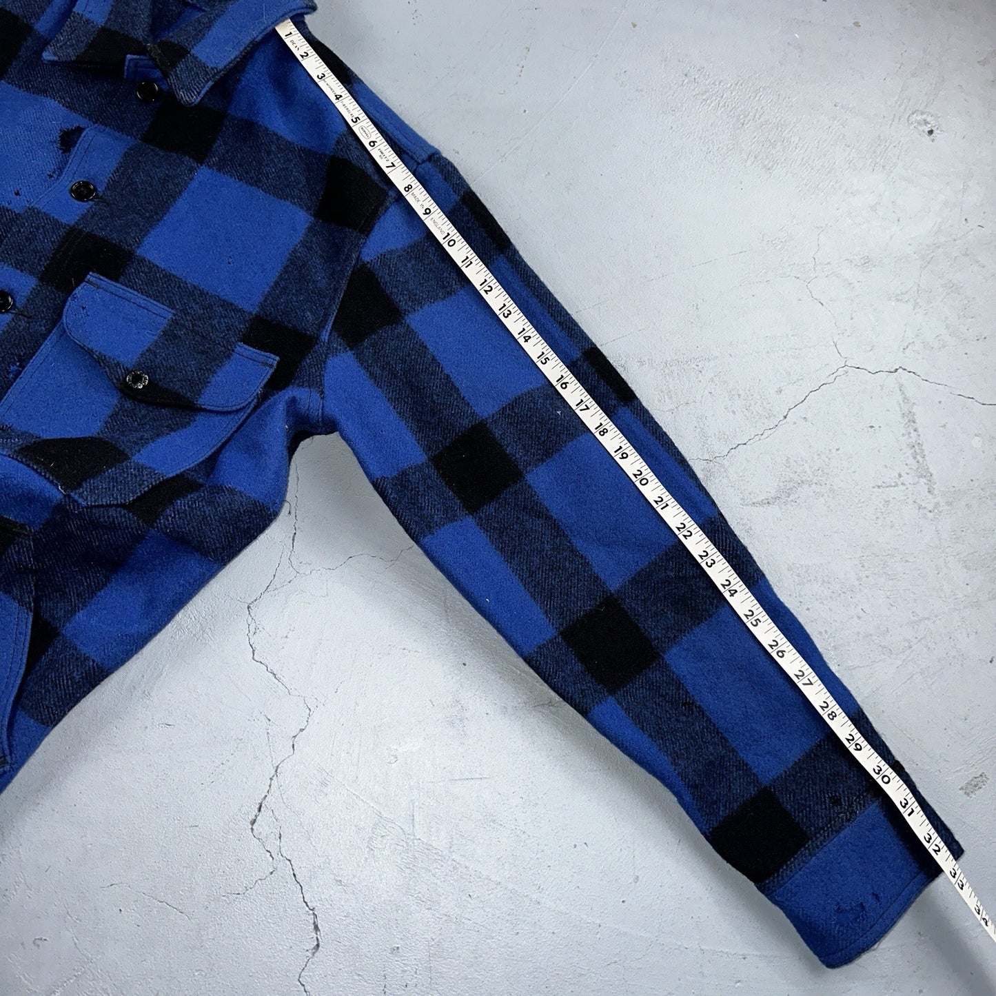 Filson CC Wool Mackinaw Cruiser Jacket Blue Plaid L Distressed VTG USA