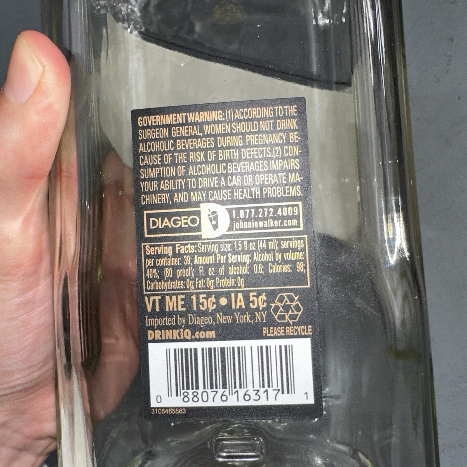 Black Label Johnnie Walker Whiskey 1.75L Empty Bottle Collectors Rare Vtg