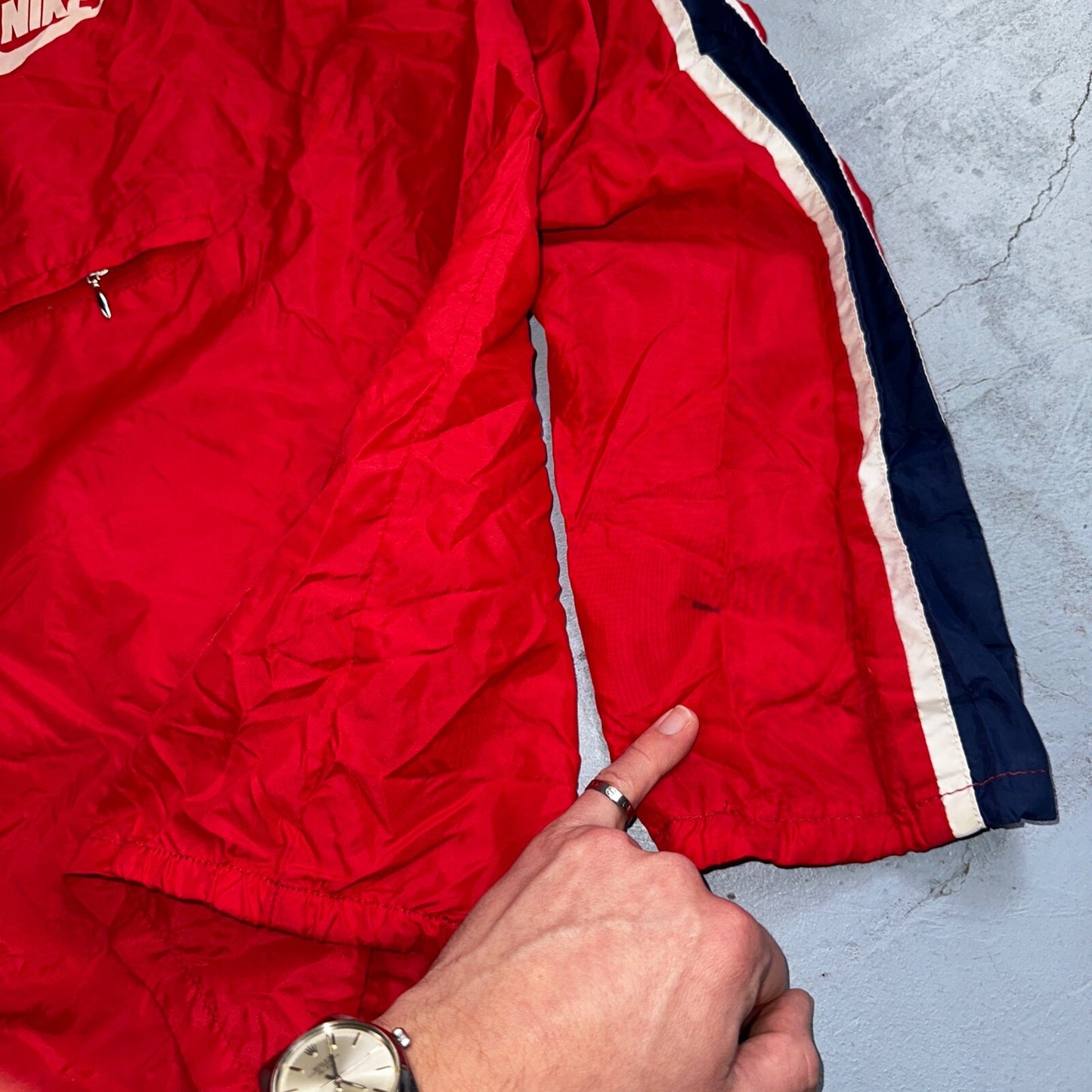 Nike 1980s Blue Tag Vintage Jacket Nylon 70s Windbreaker Running Front Youth XL