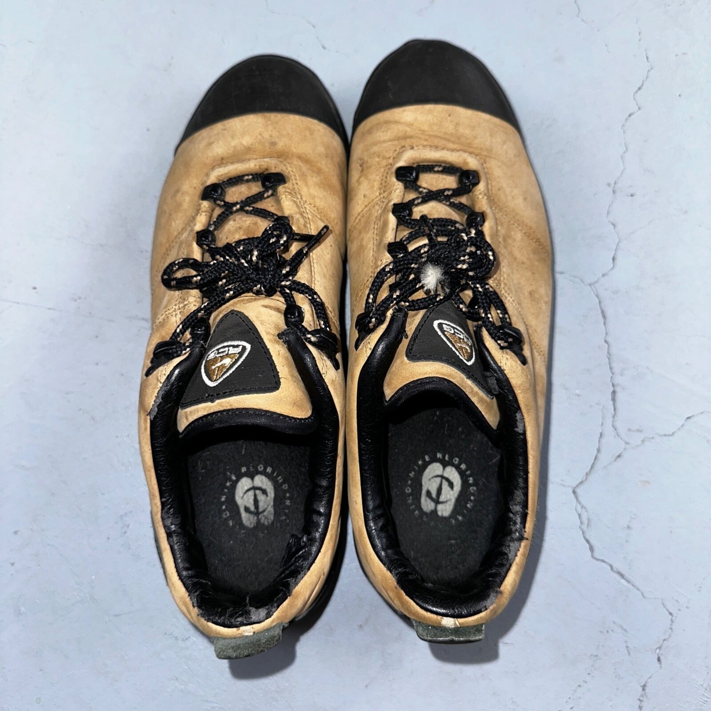 Vtg Nike ACG Womens Suede Leather Hiking Trail Shoes Tan 10 Hiking 185147-221